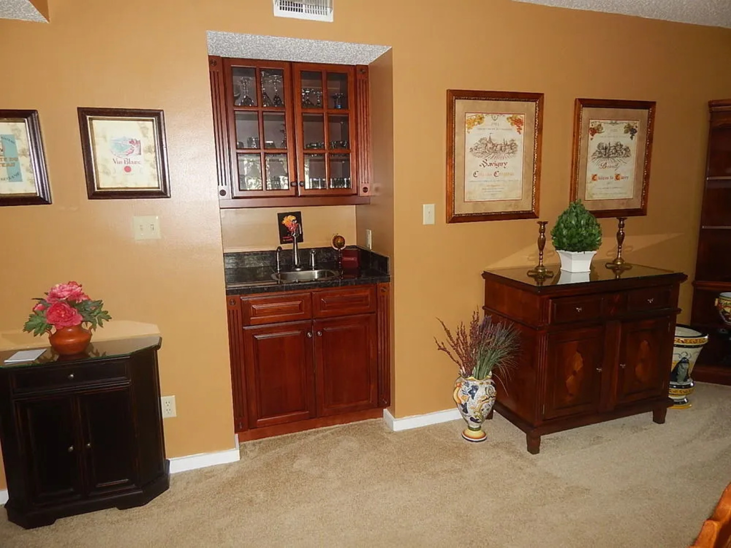 Four Seasons Racquet Club Condominiums