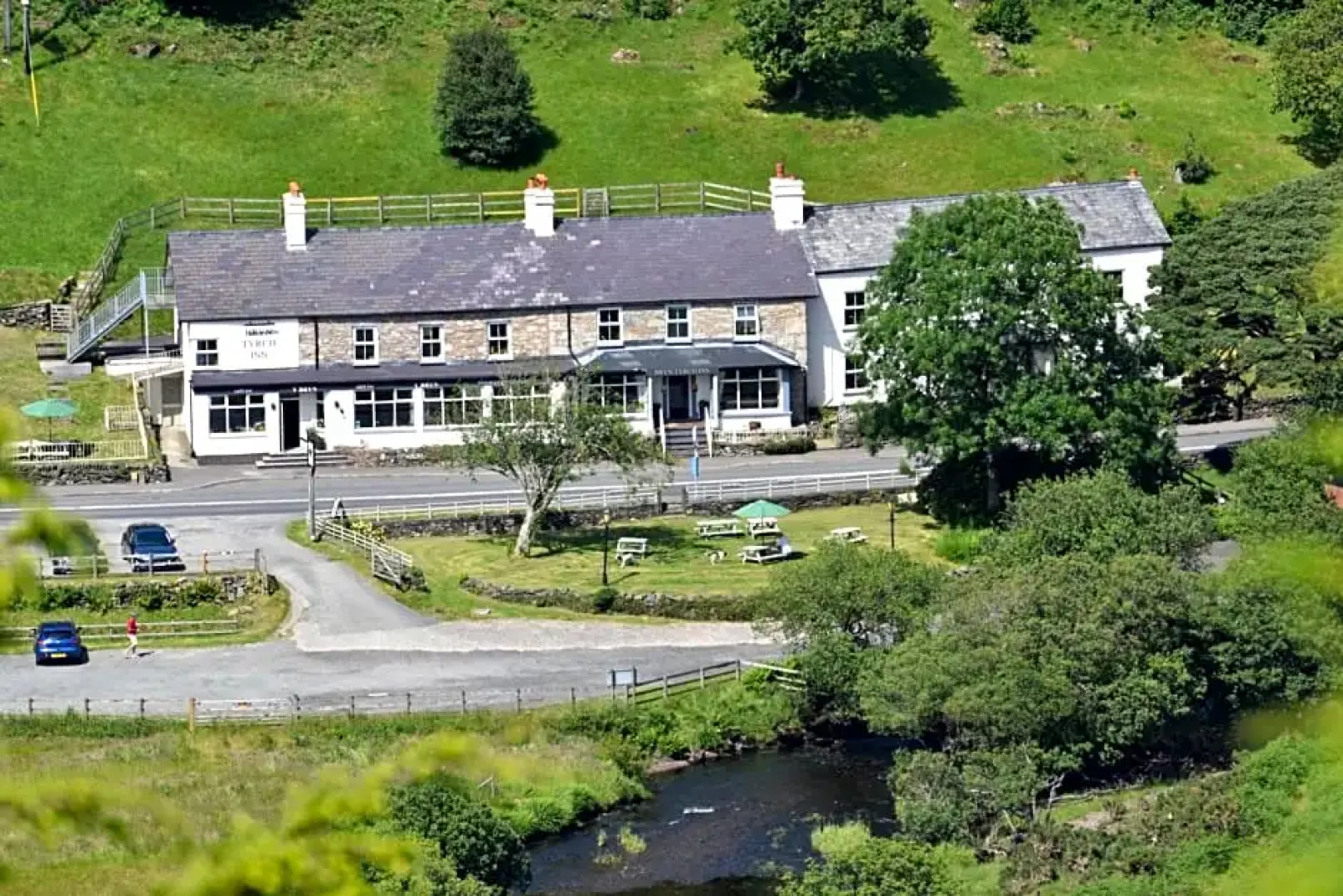 Bryn Tyrch Inn