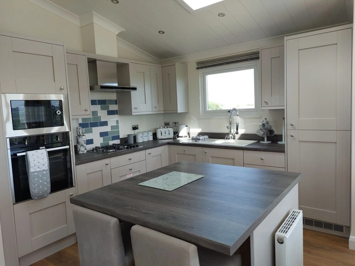 2 Bedroom Sleeps 4 Lodge-smart Tv-hot Tub-dogs Ok