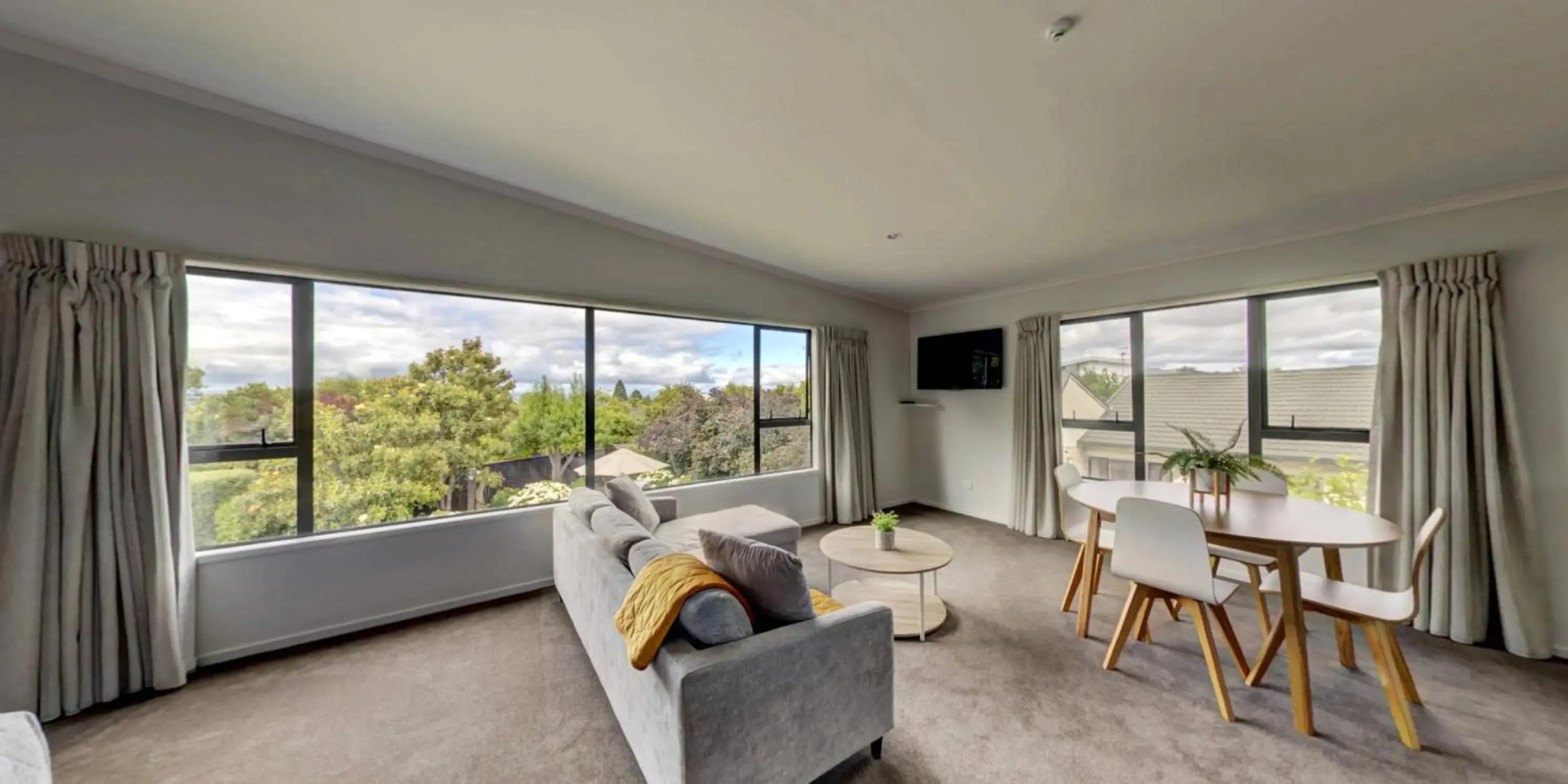 Alpine Lake Motor Lodge