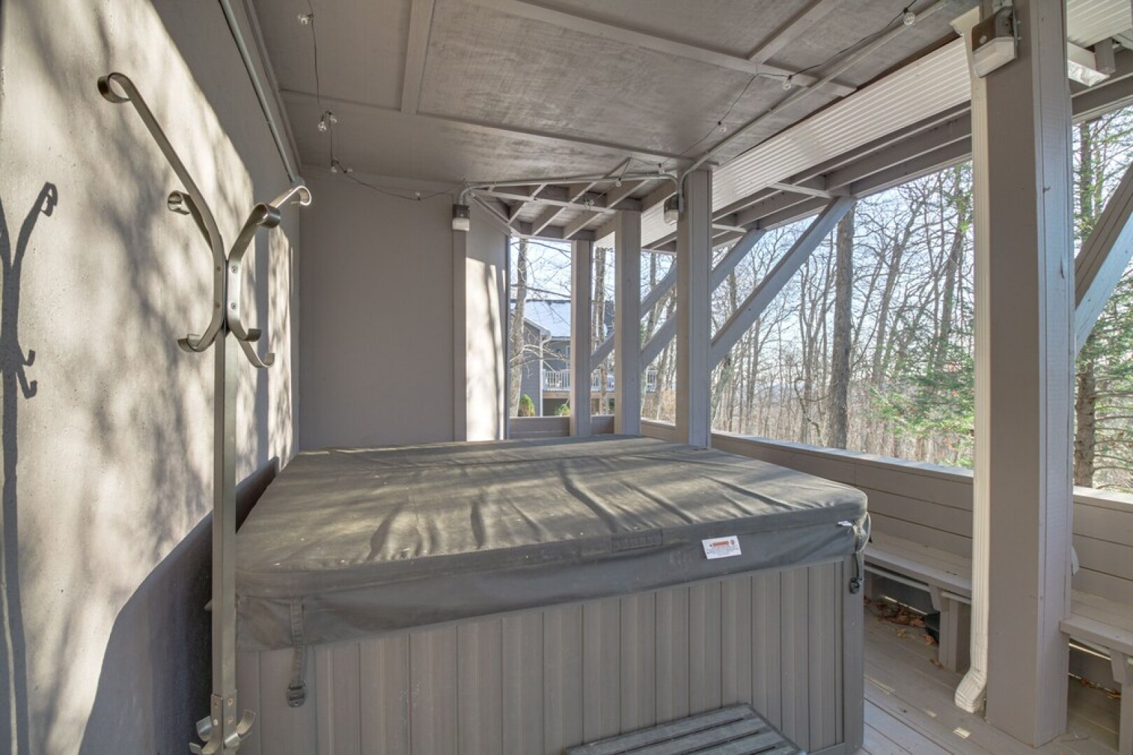 Rustic Getaway With Fireplace - Walk to Slopes!