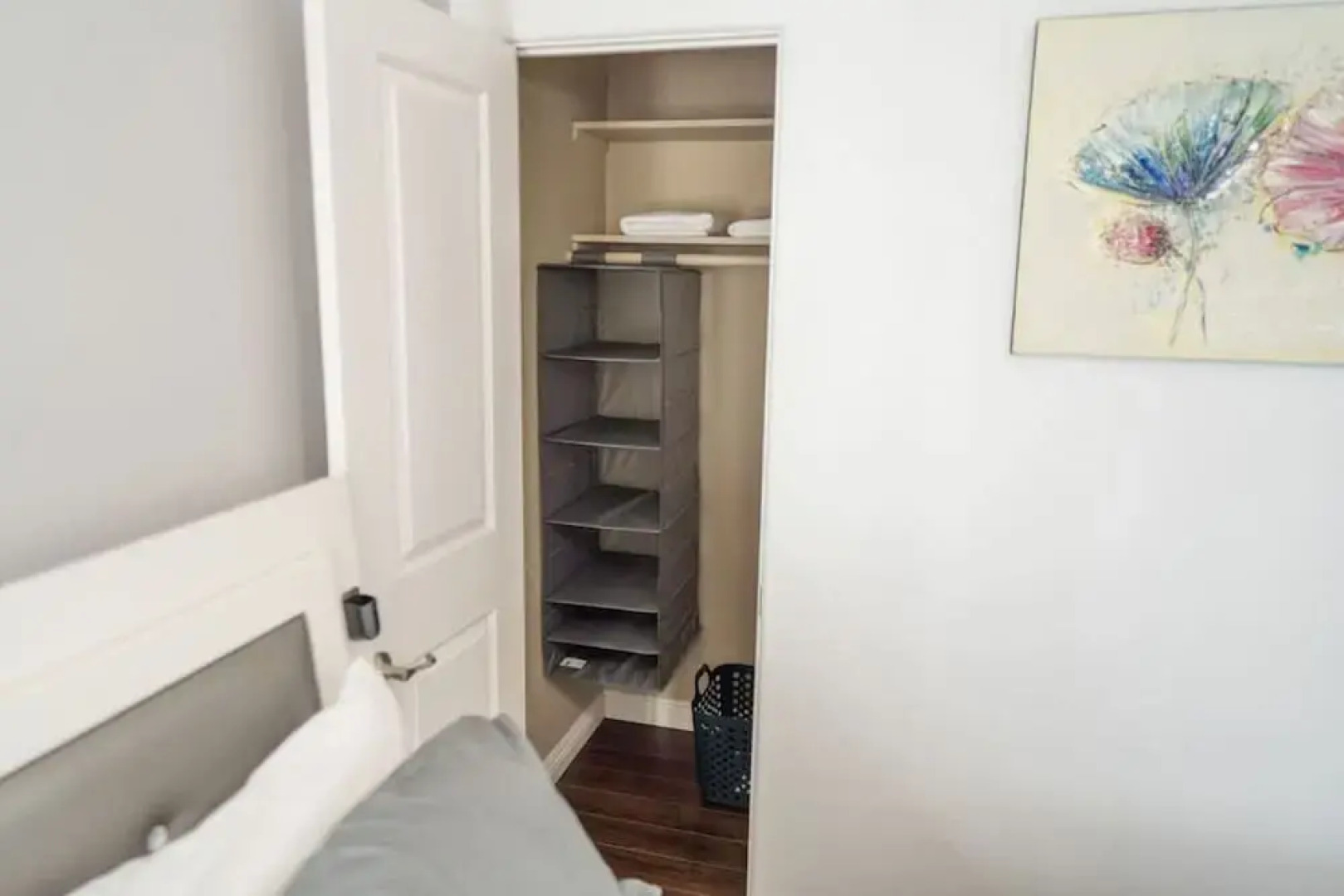 Tranquil 2BR Home in Beautiful Neighborhood P24