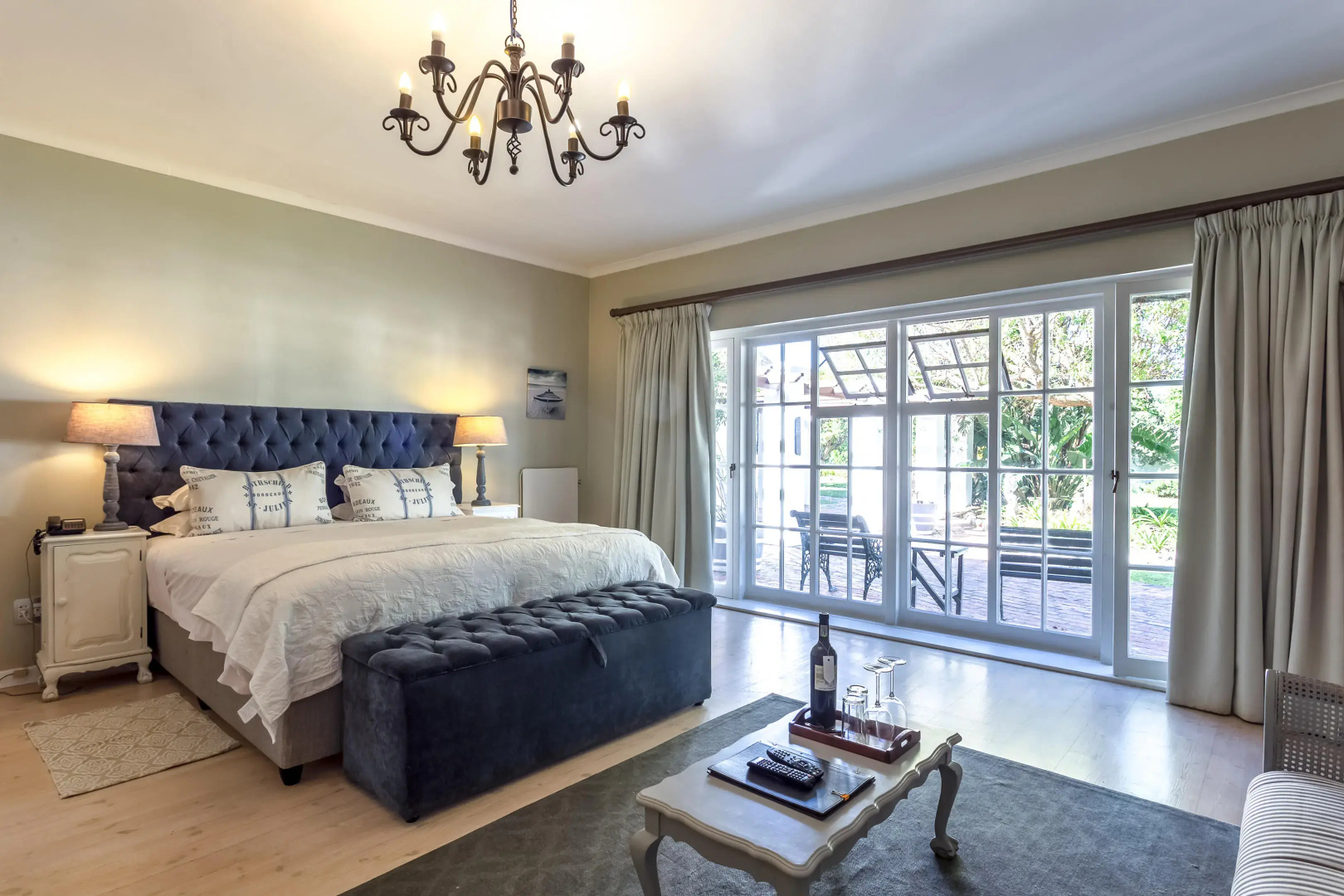 Whale Rock Luxury Lodge