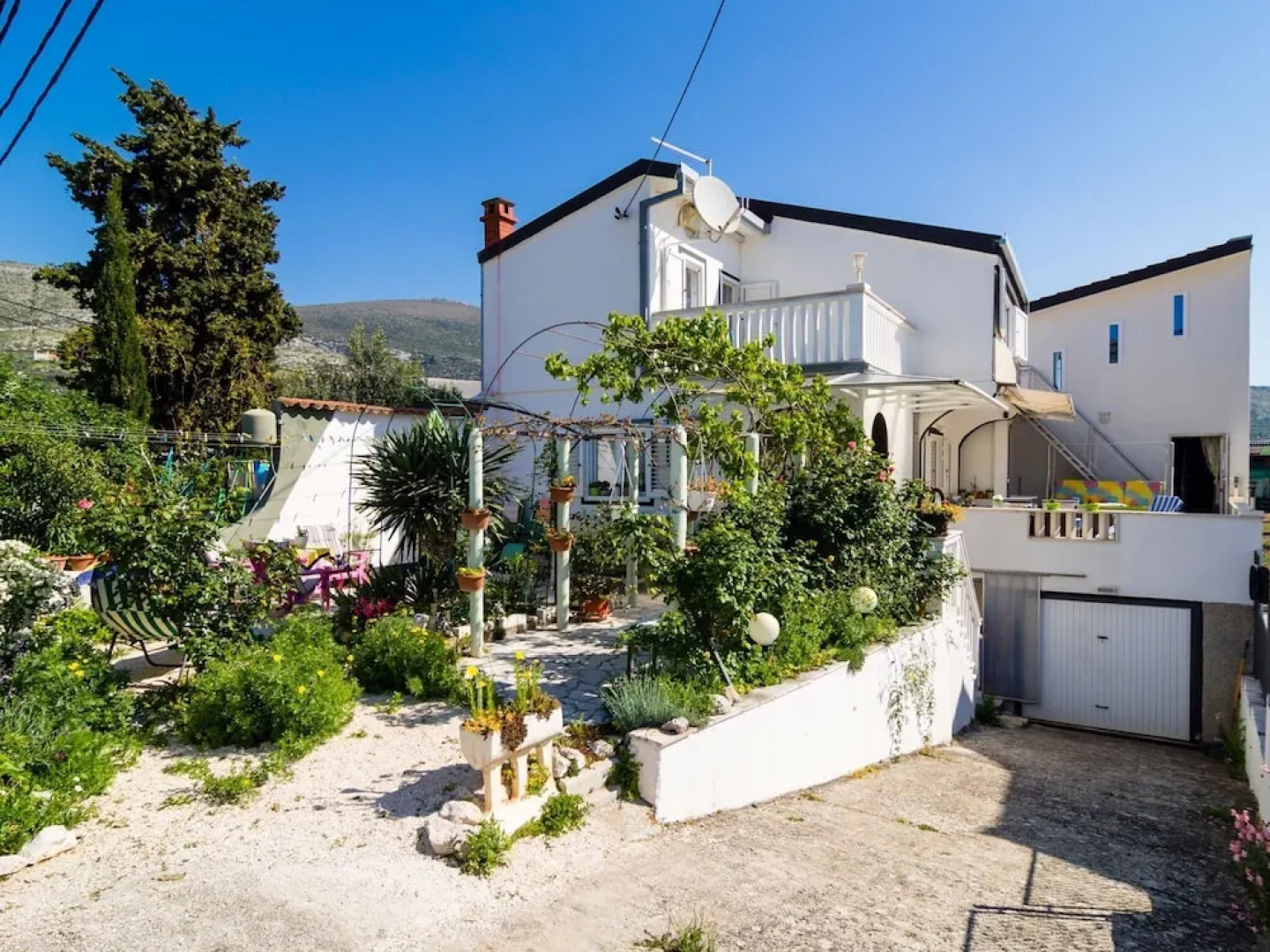 Aesthetic Holiday Home in Plano With Private Terrace