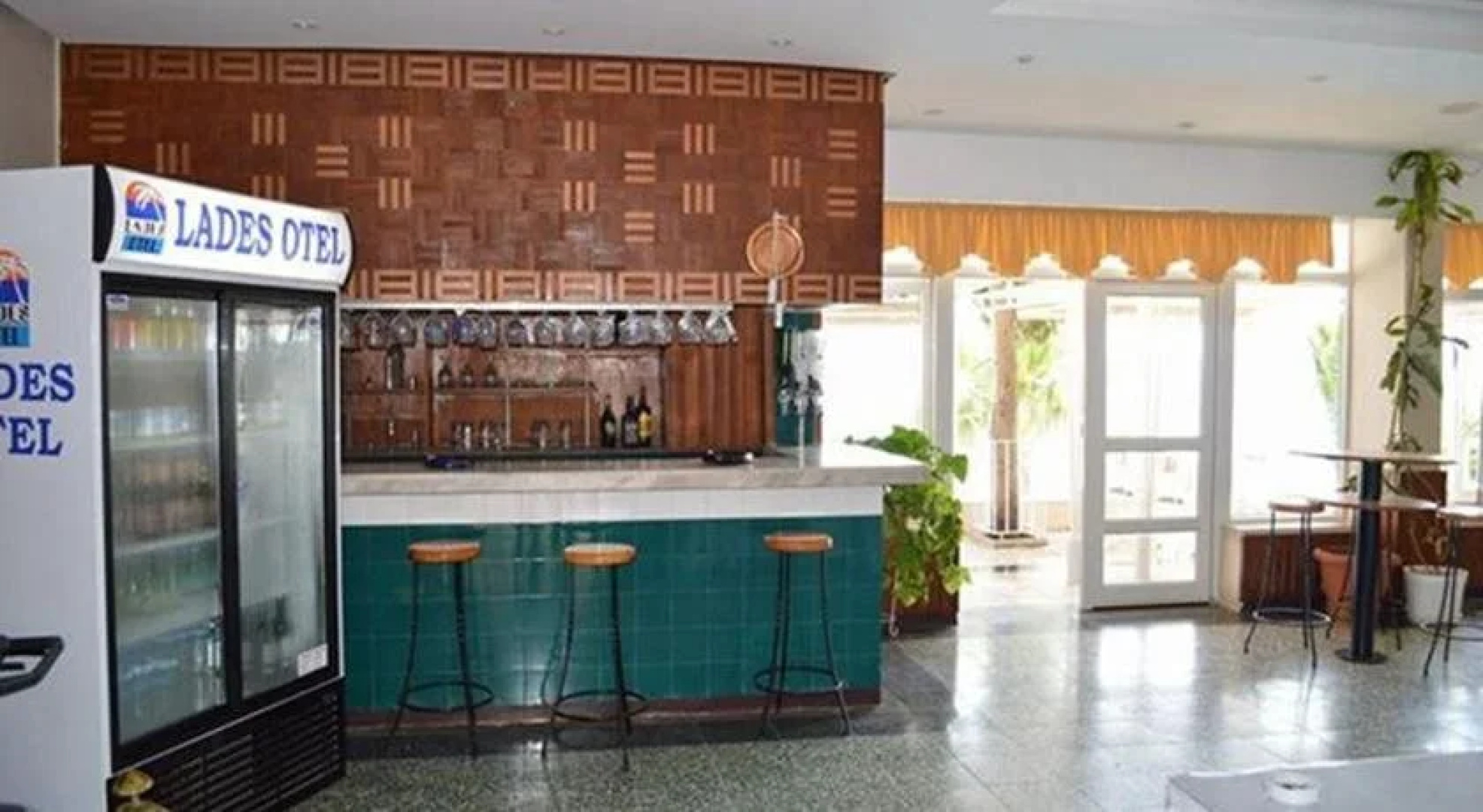 Lades Hotel