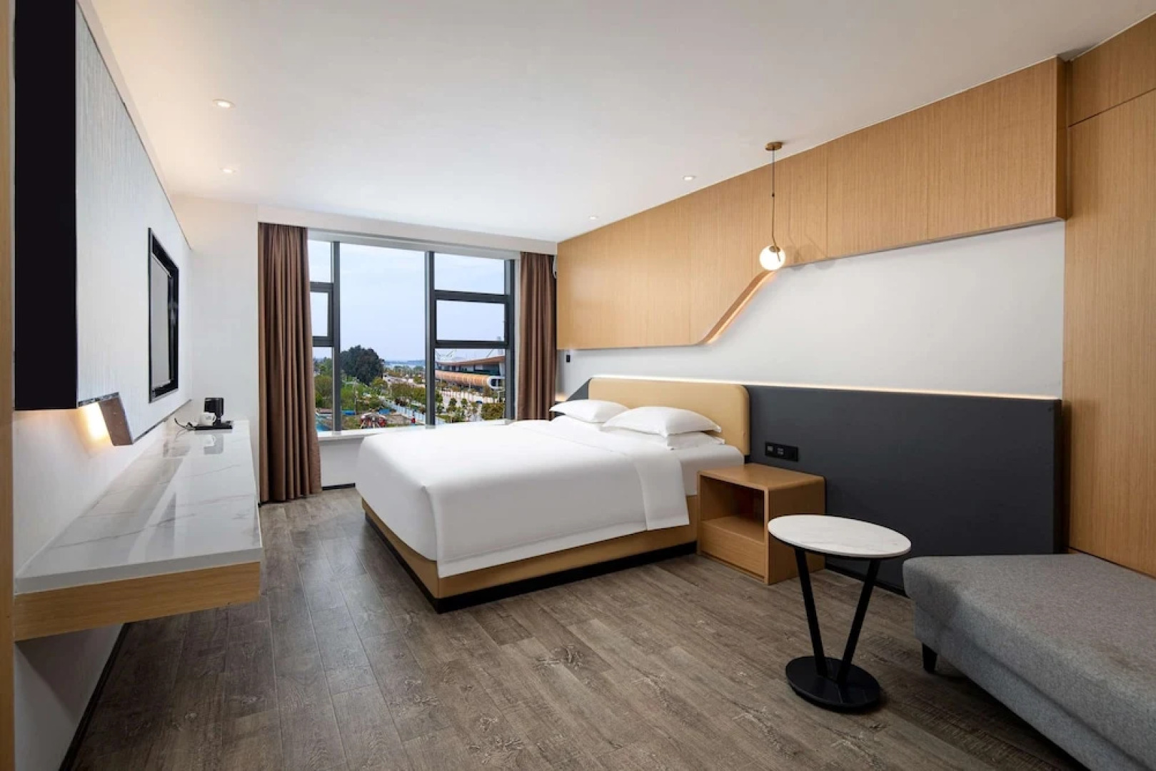 Microtel by Wyndham Miluo Downtown Hotel