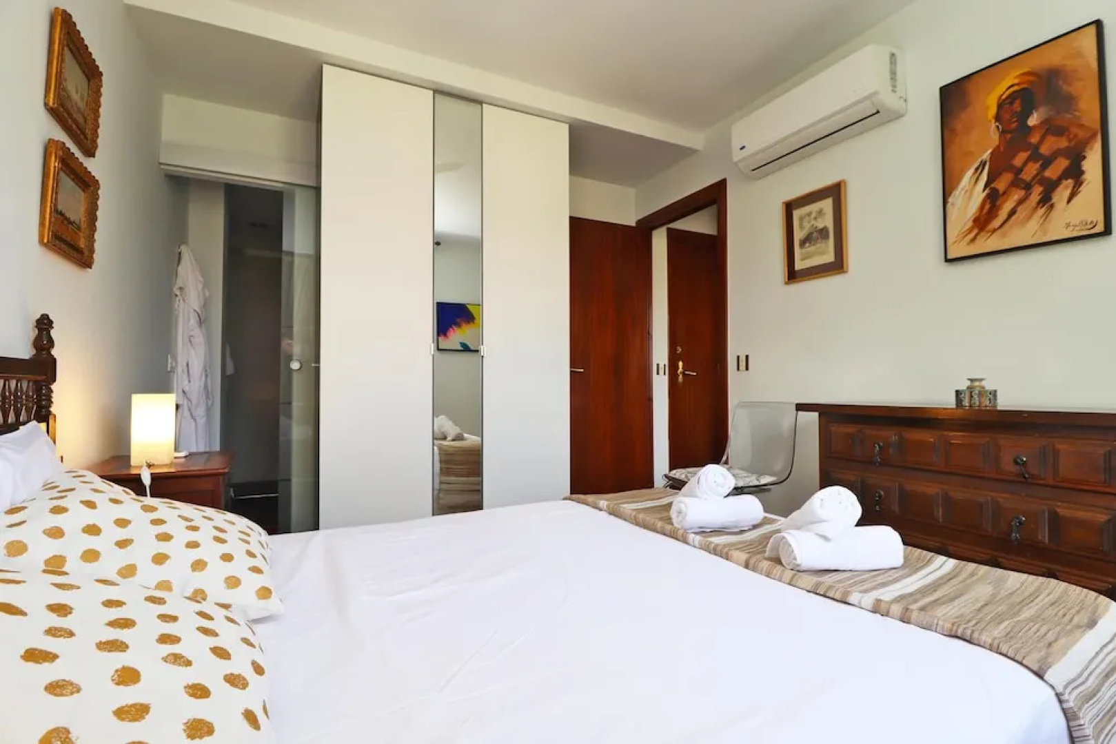 Del Parque Flats Castillo