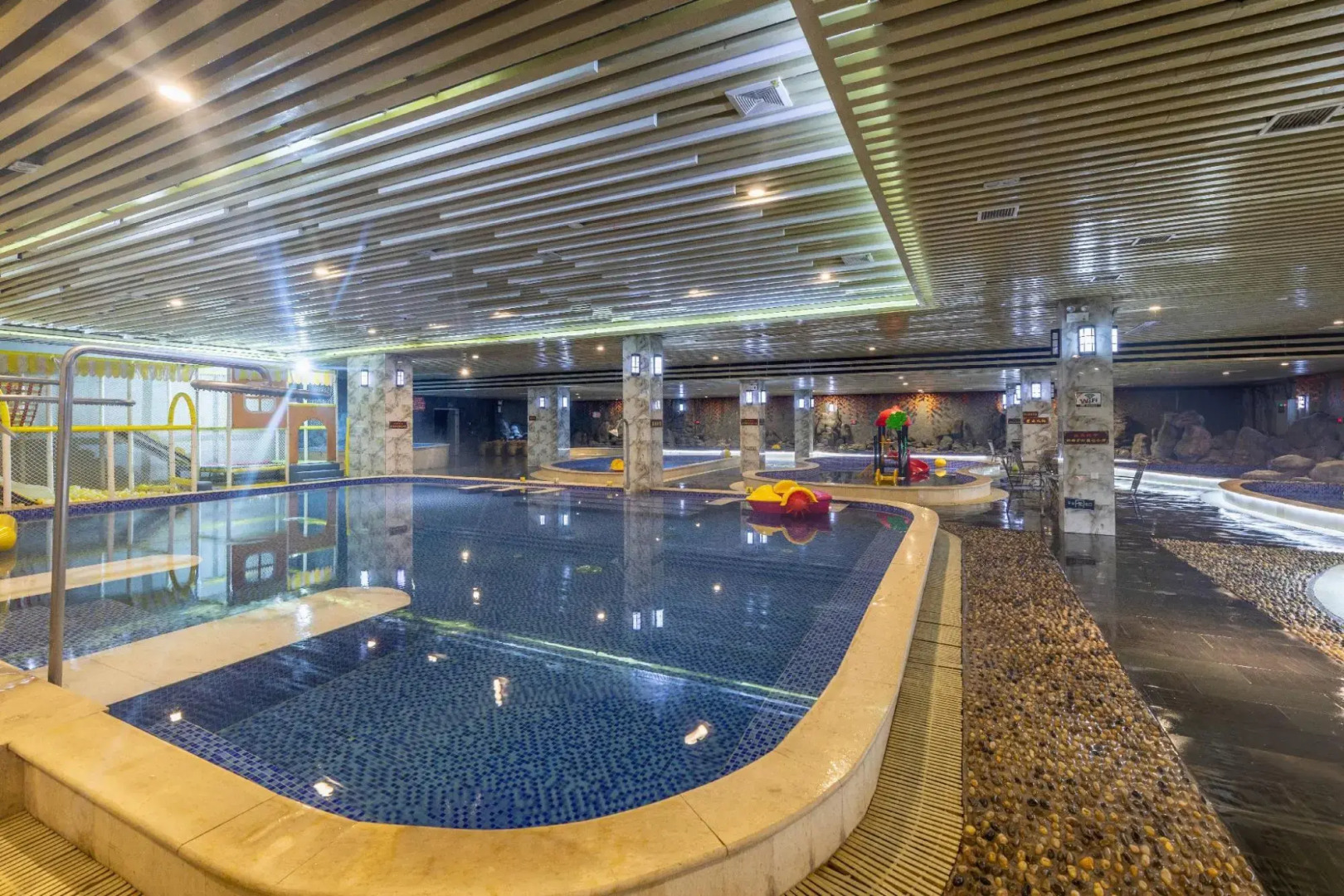 Changchi Hot Spring Hotel