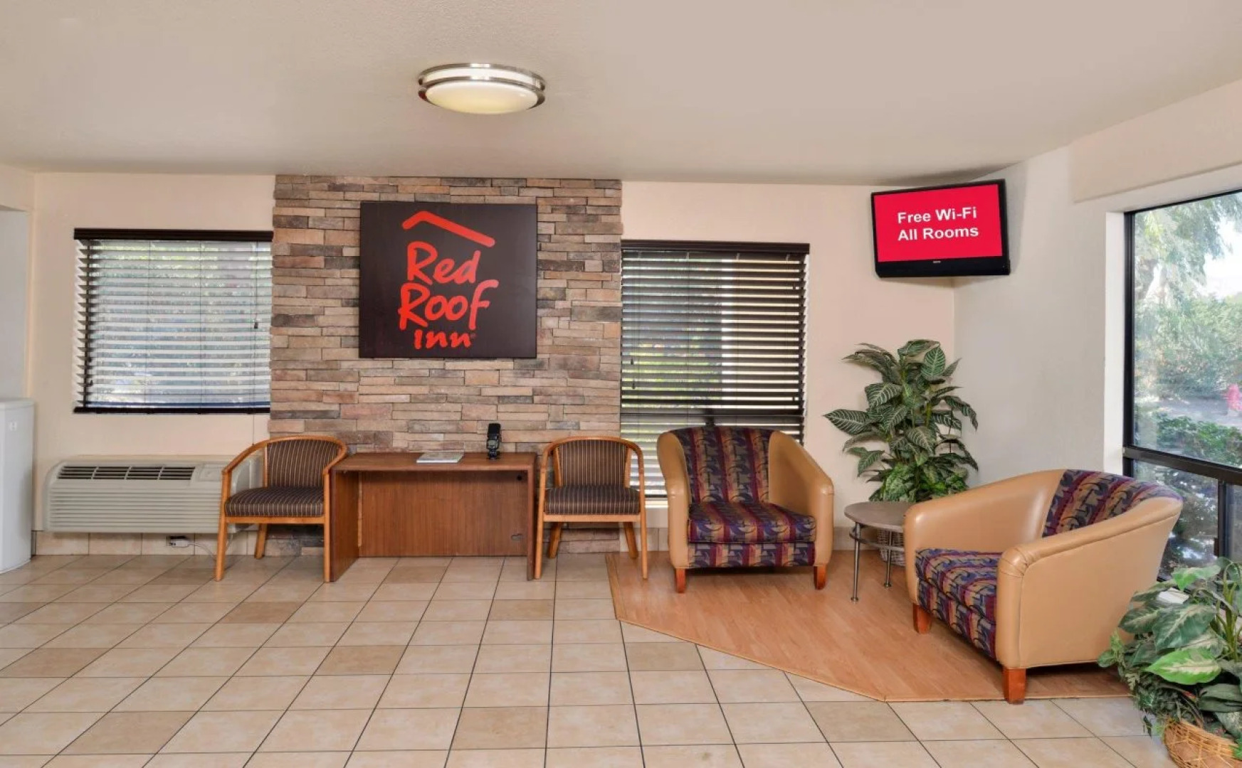 Rodeway Inn & Suites Thousand Palms - Rancho Mirage