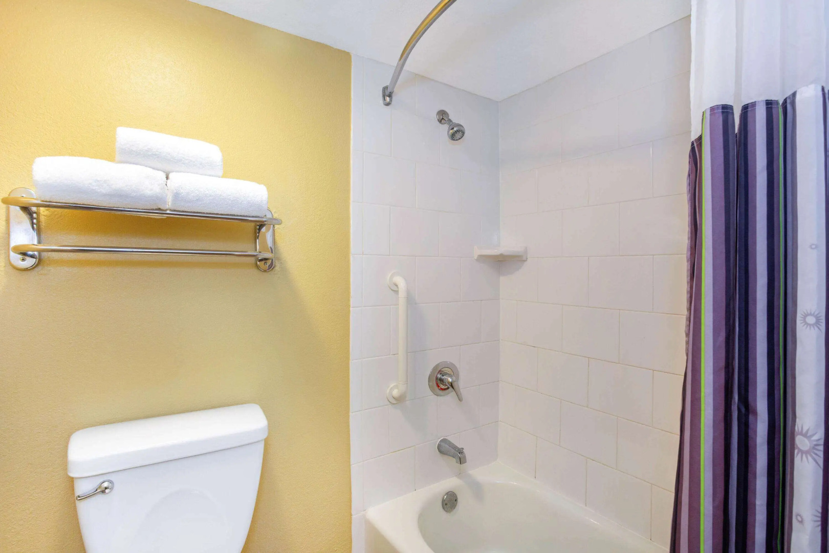 La Quinta Inn & Suites by Wyndham Sarasota Downtown