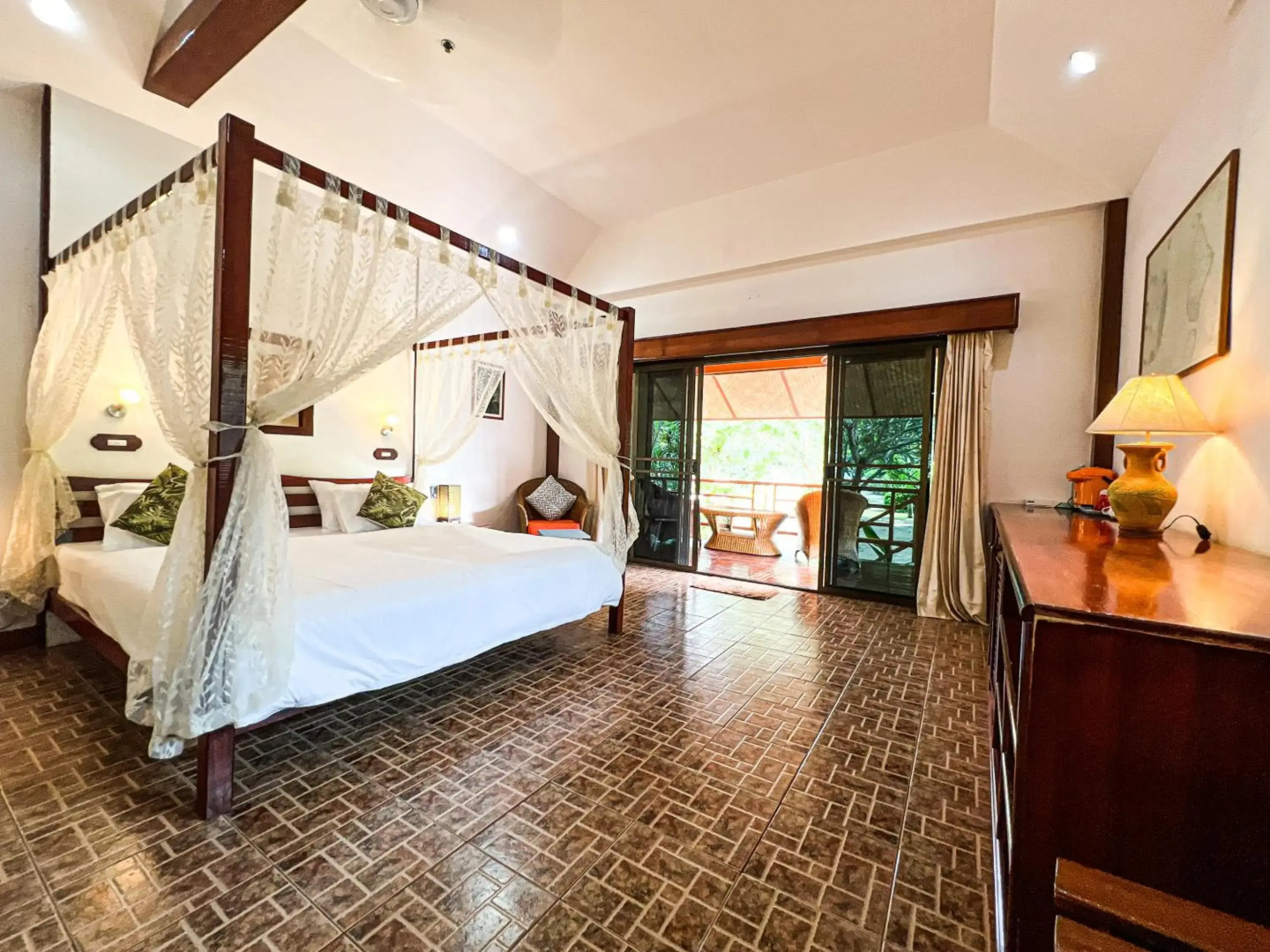 Cruiser Island Resort by Swiss-Belhotel