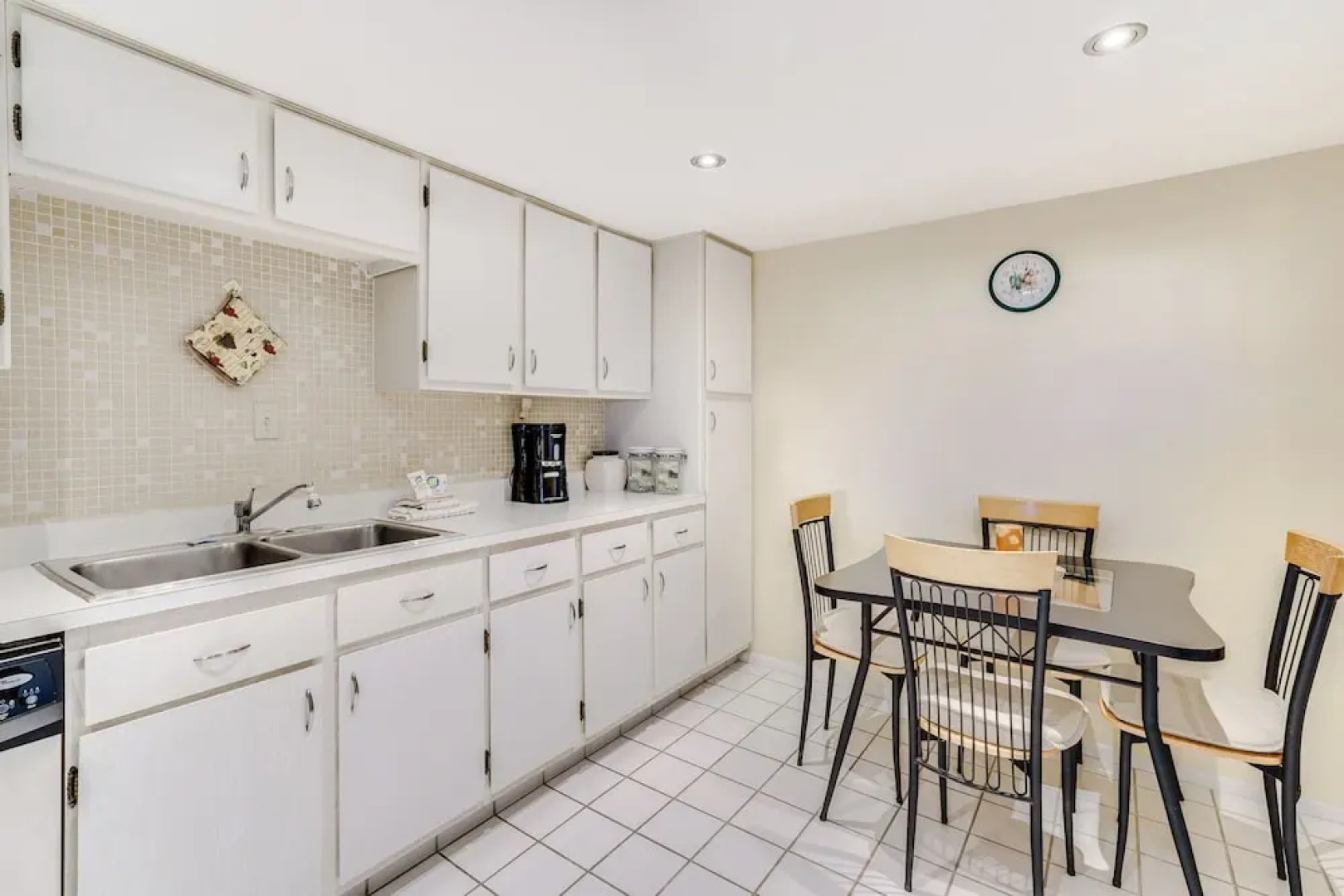 Redington Towers 406 by Vtrips