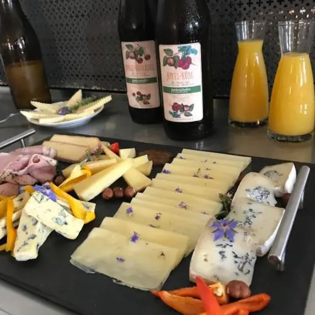 Kleebauer Biohof And Hotel