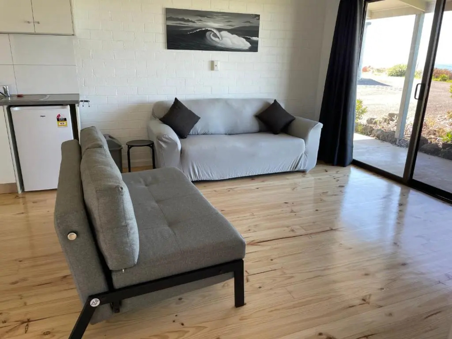 Skenes Creek Lodge Motel and Restaurant