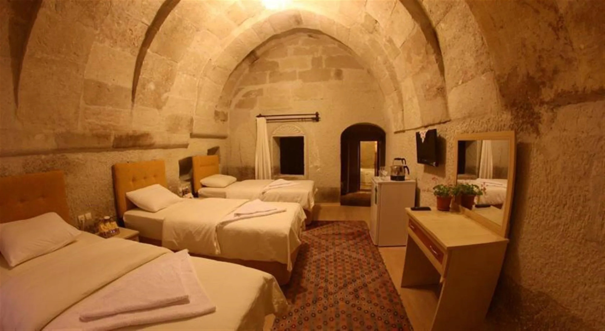Falcon Cave Suites