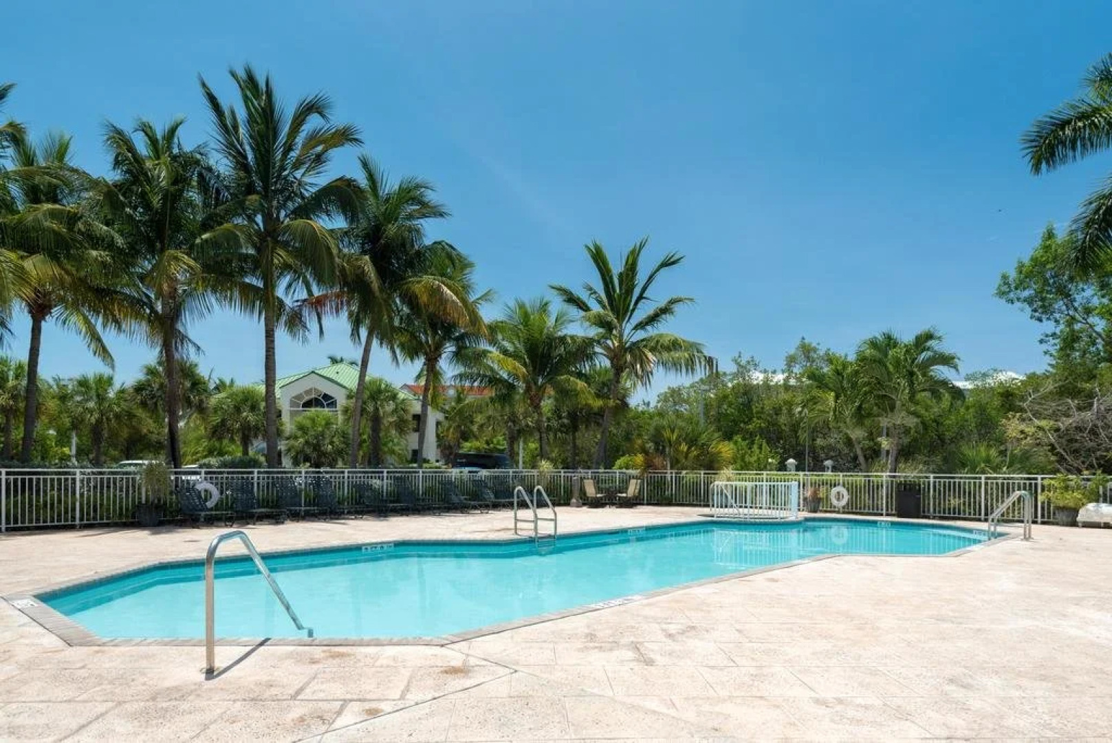 Sunrise Suites Resort