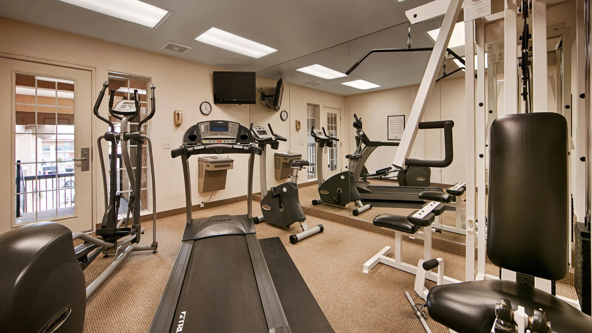 Best Western Plus A Wayfarer's Inn And Suites