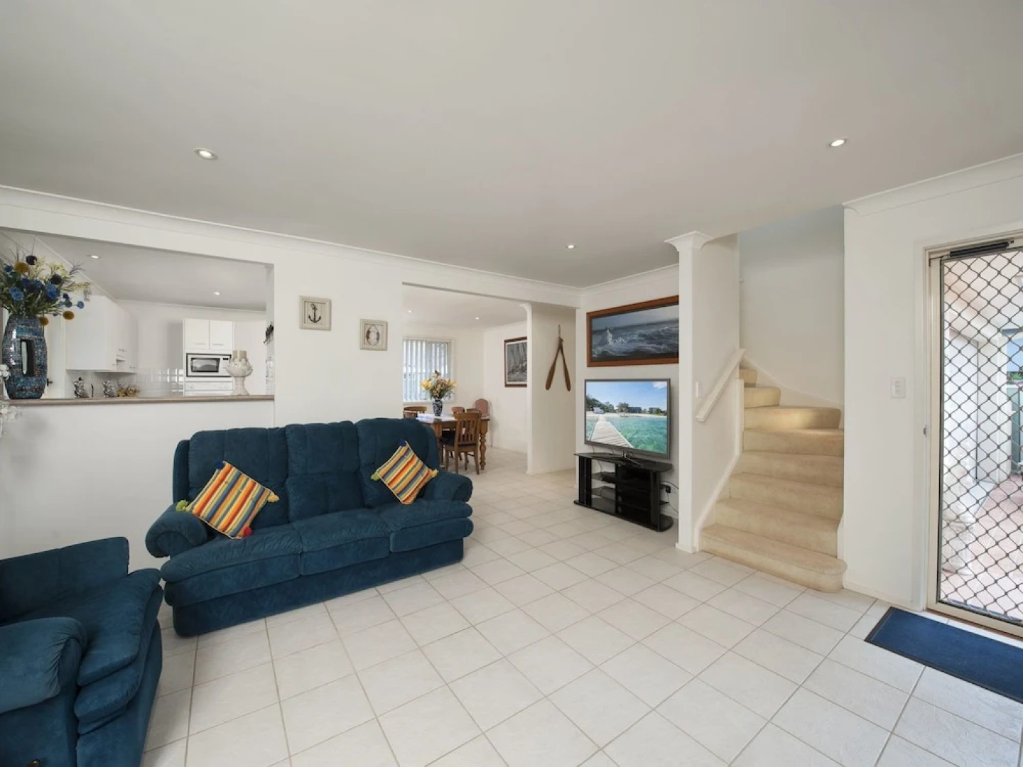 White Waves, 7B Achilles Street