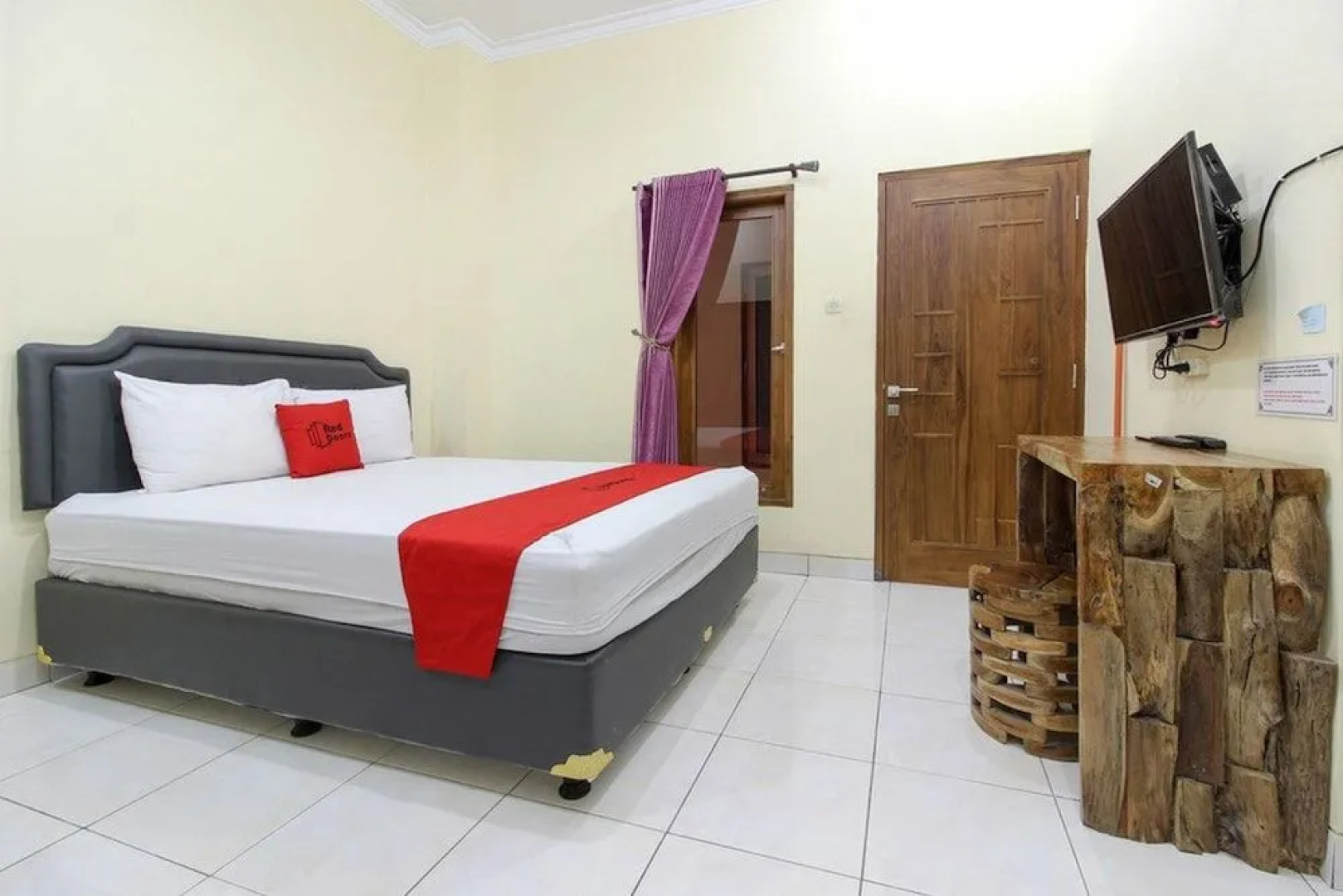 RedDoorz @ Condong Catur 2