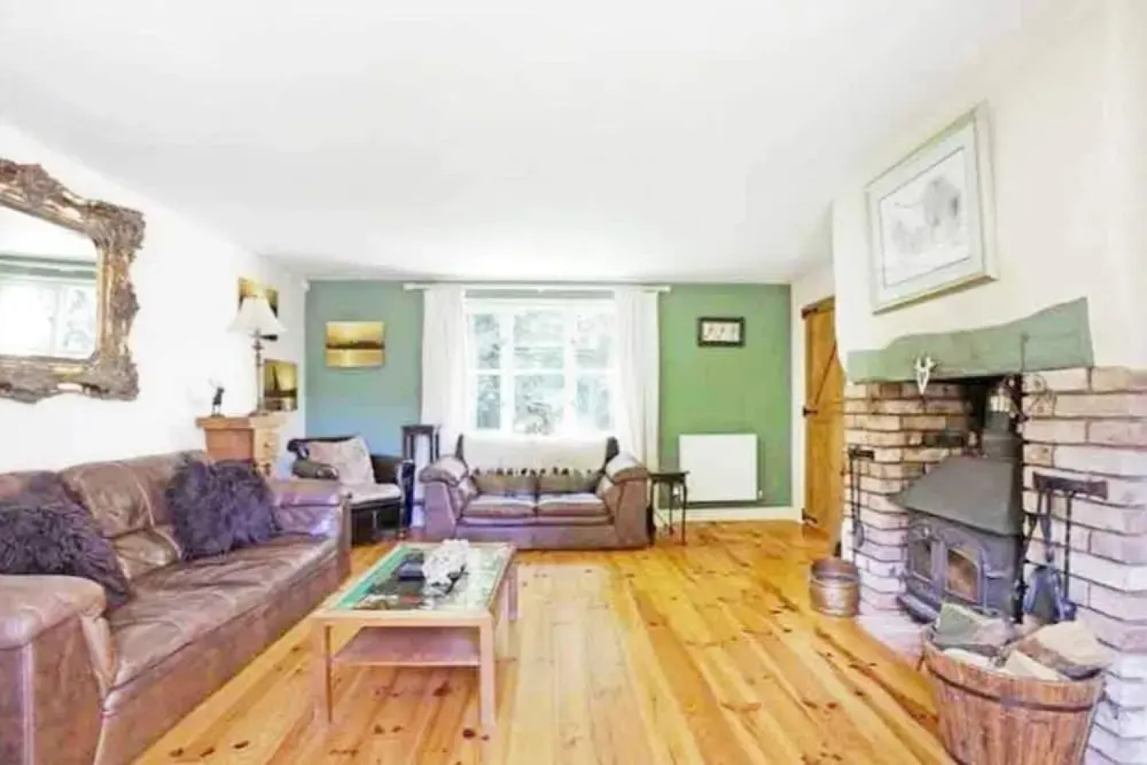 5-bed Home - Sleeps 12, Pool, Garden & Play Area