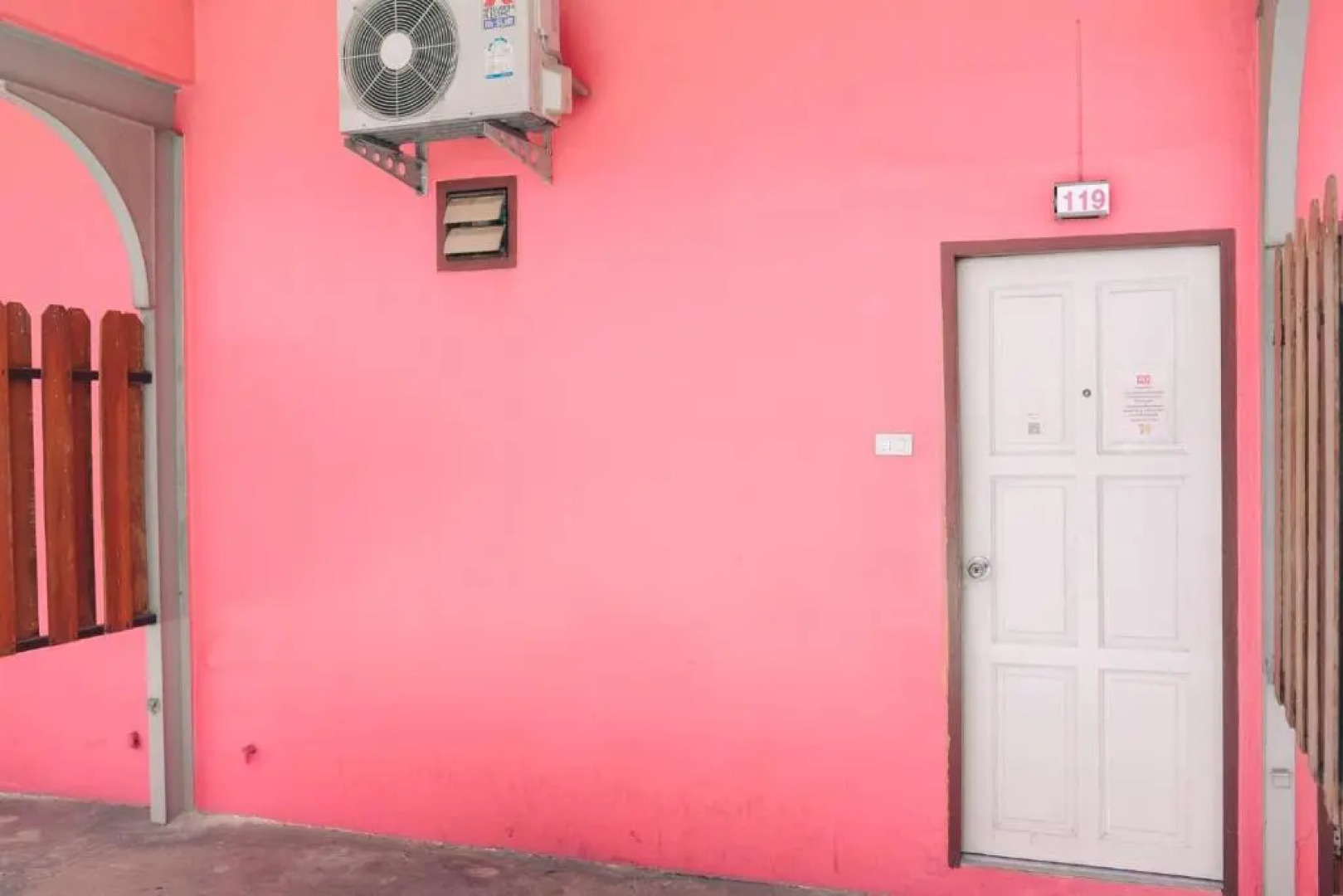 โรงแรม444