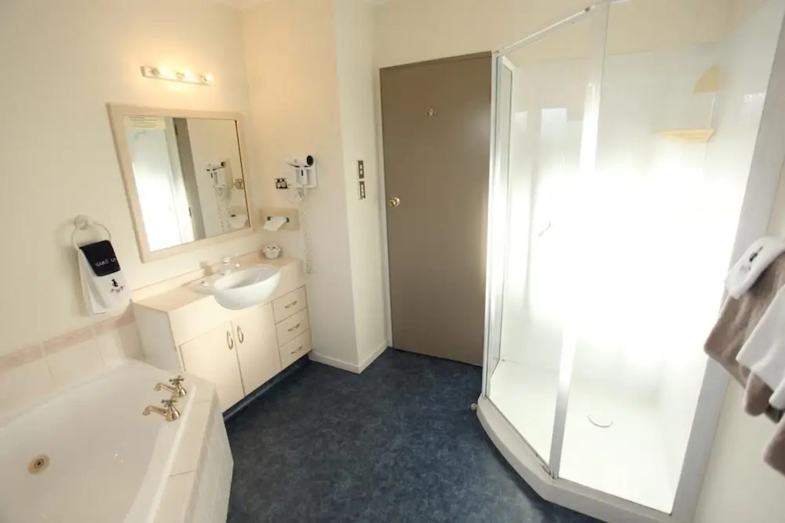 Townhouse Motel