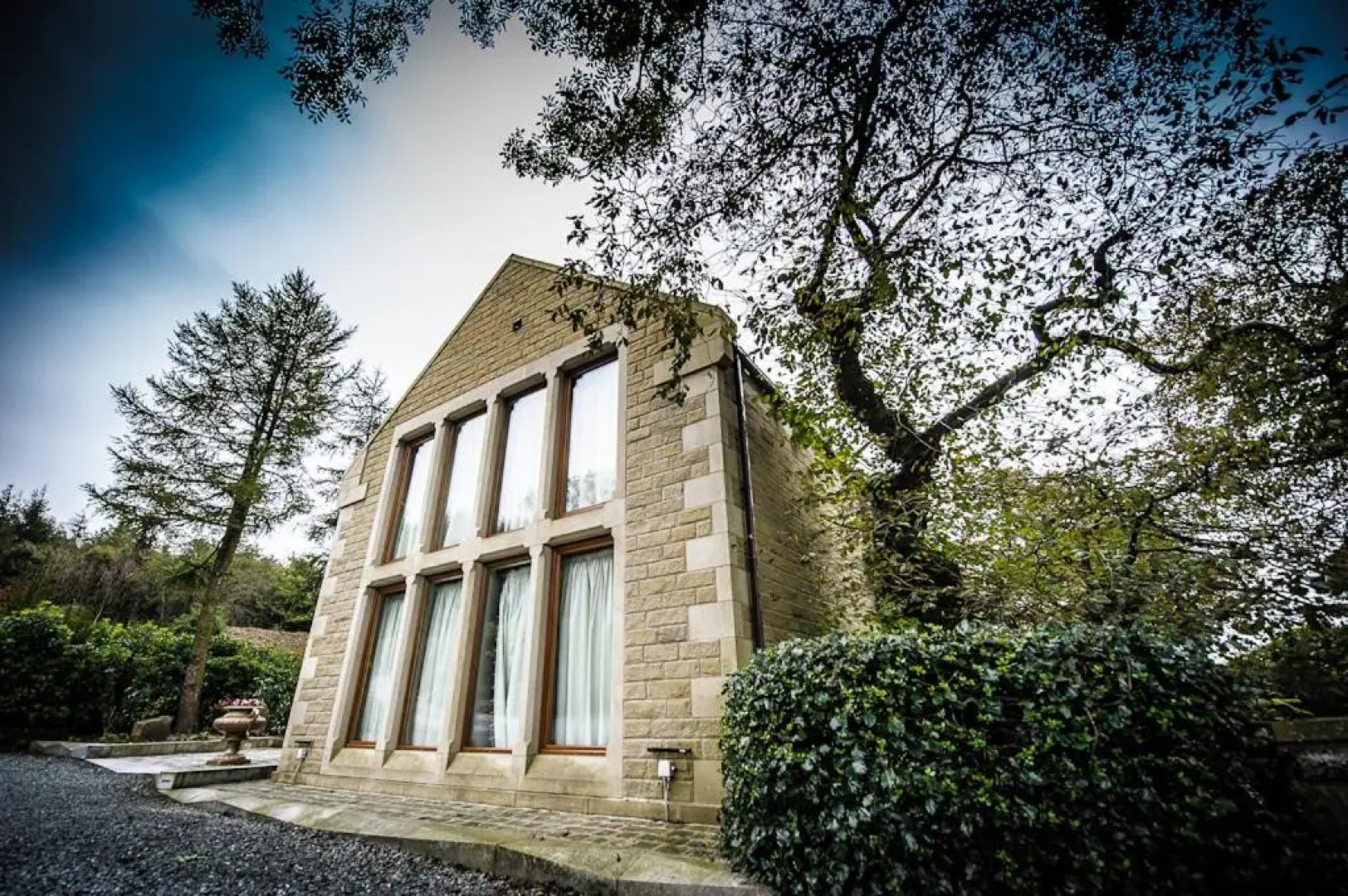 The Saddleworth Hotel