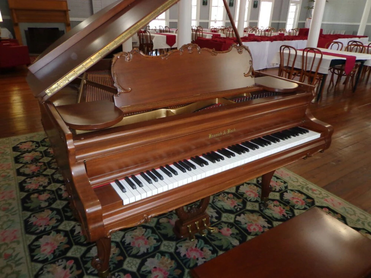 Grand Old Lady Hotel