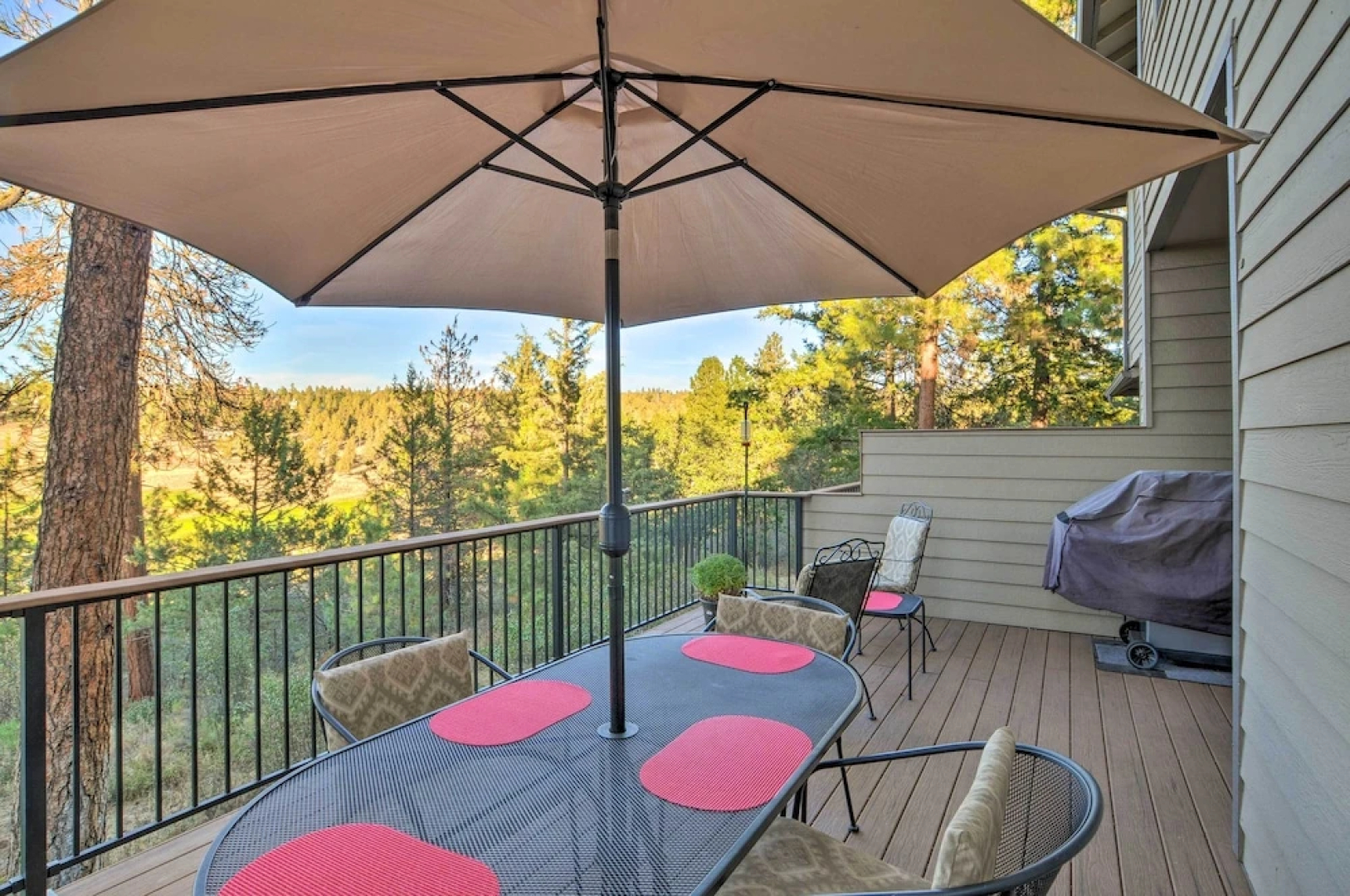 Rustic Klamath Falls Retreat w/ Private Deck!
