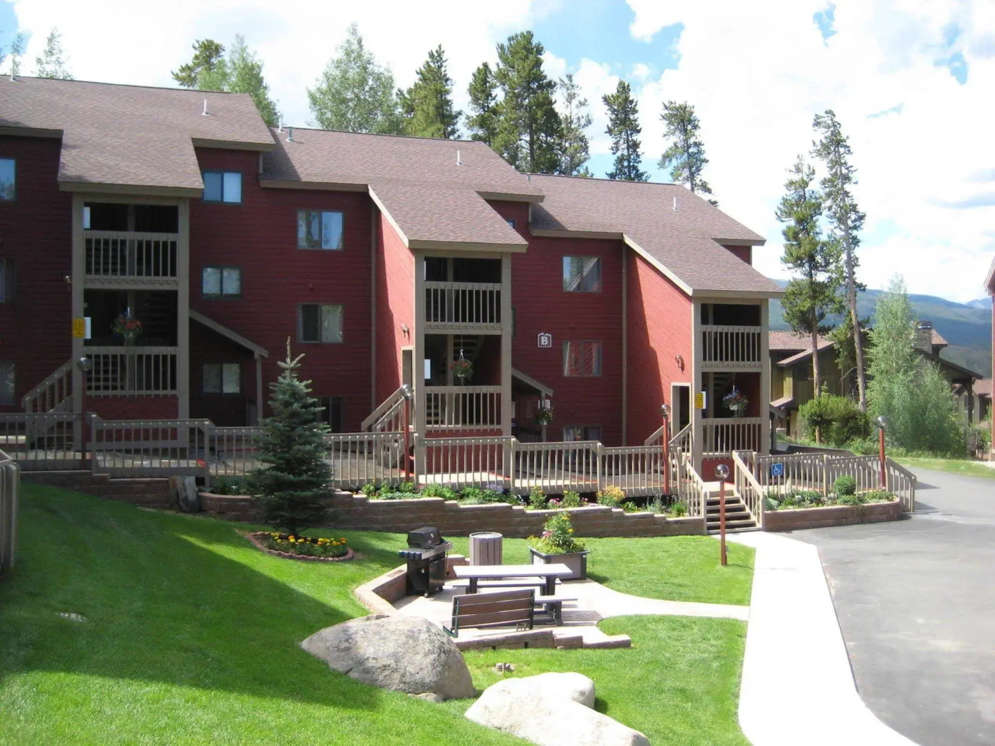 Indian Peaks Resort