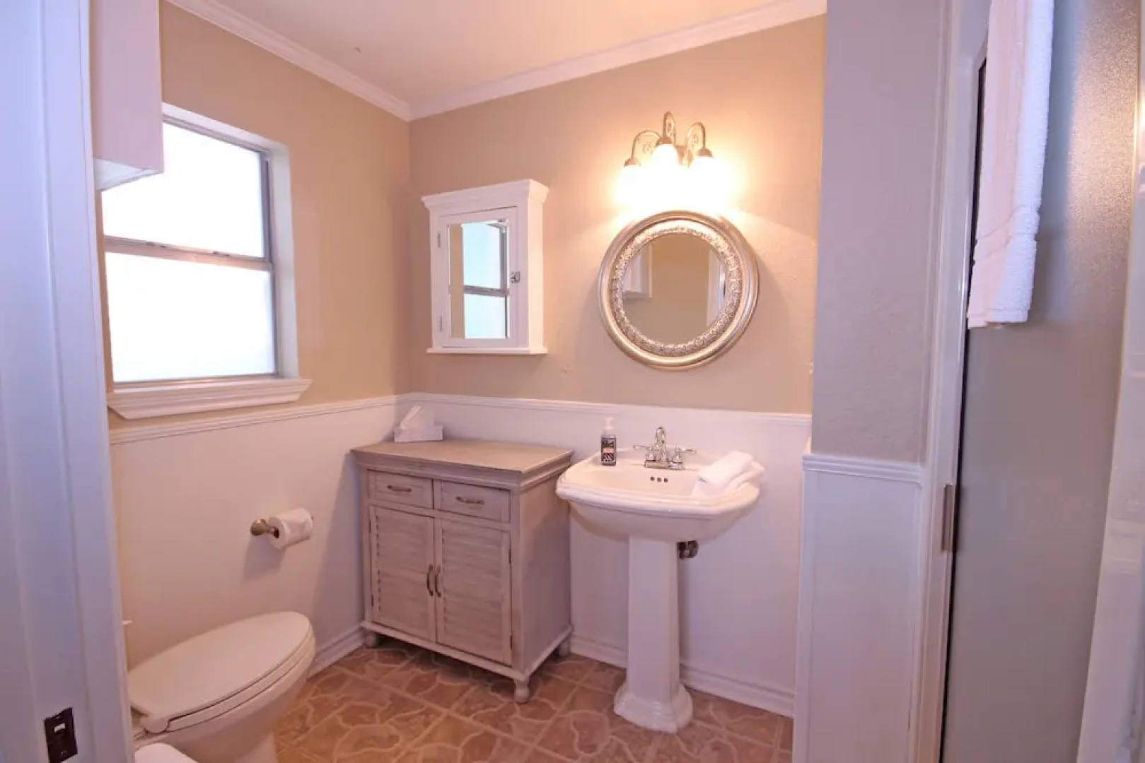 Maverick's River Retreat 3 Bedrooms 2 Bathrooms Home