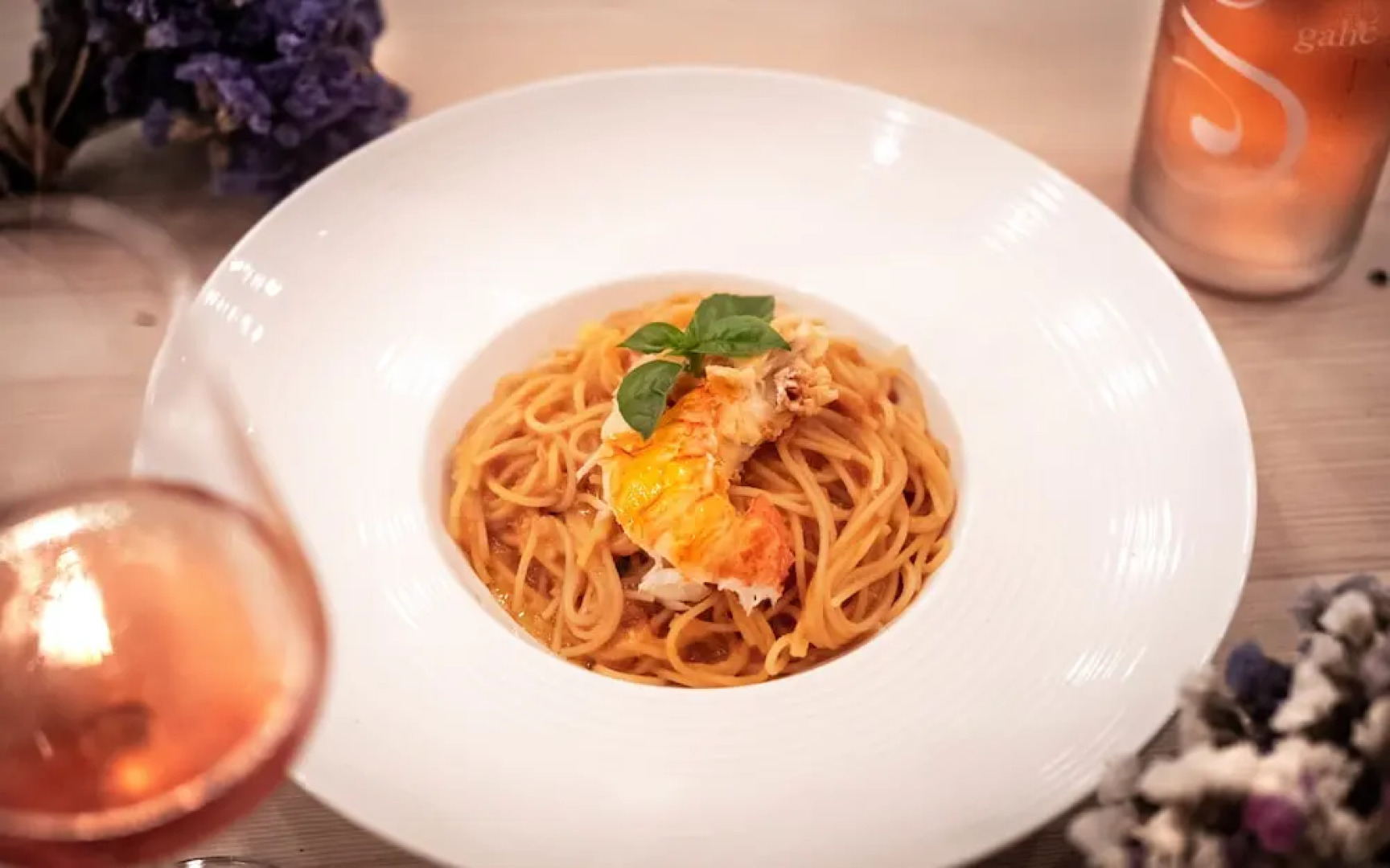 Boutique Pine Tree Resort Luxury Aparments & Restaurant