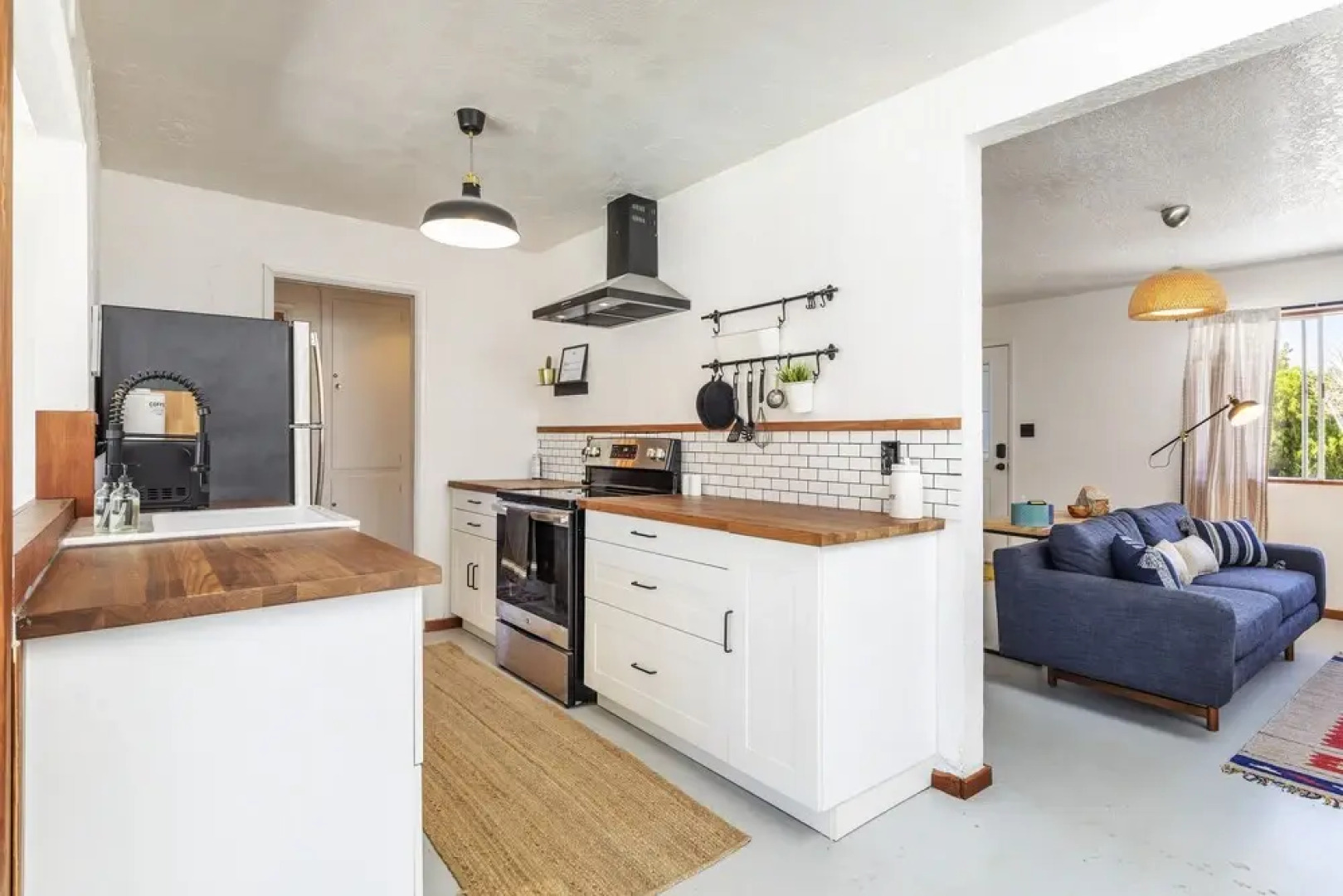 Splash House W/ Private Pool & Fire Pit Dogs Welcome Free 3 Bedroom Home by RedAwning