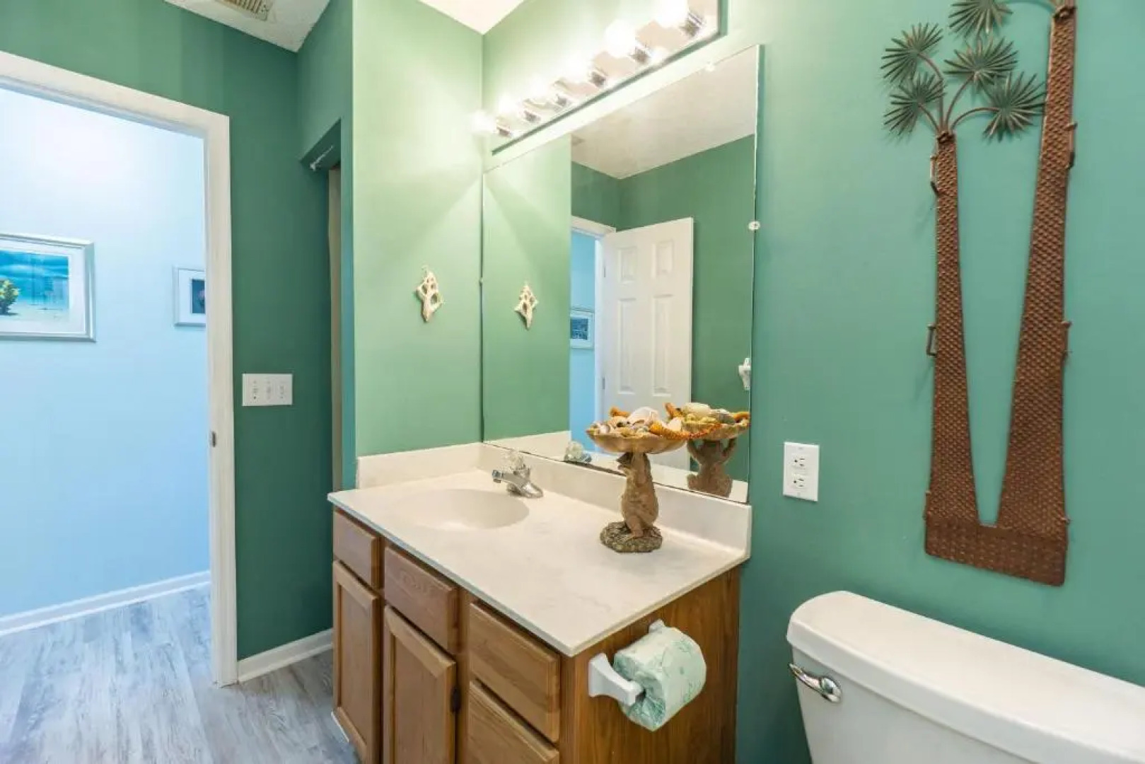 See Otter by Oak Island Accommodations