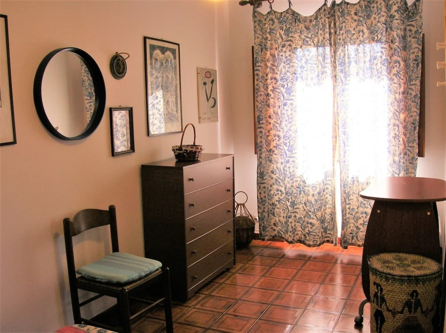 Casa dels Misteris a terrace on sea