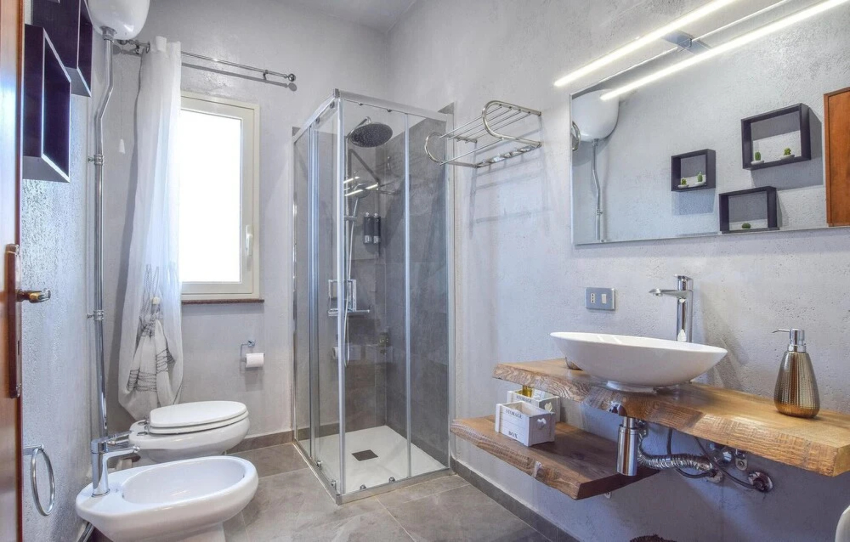 Nice Home in Altavilla Milicia With Jacuzzi, Wifi and 4 Bedrooms