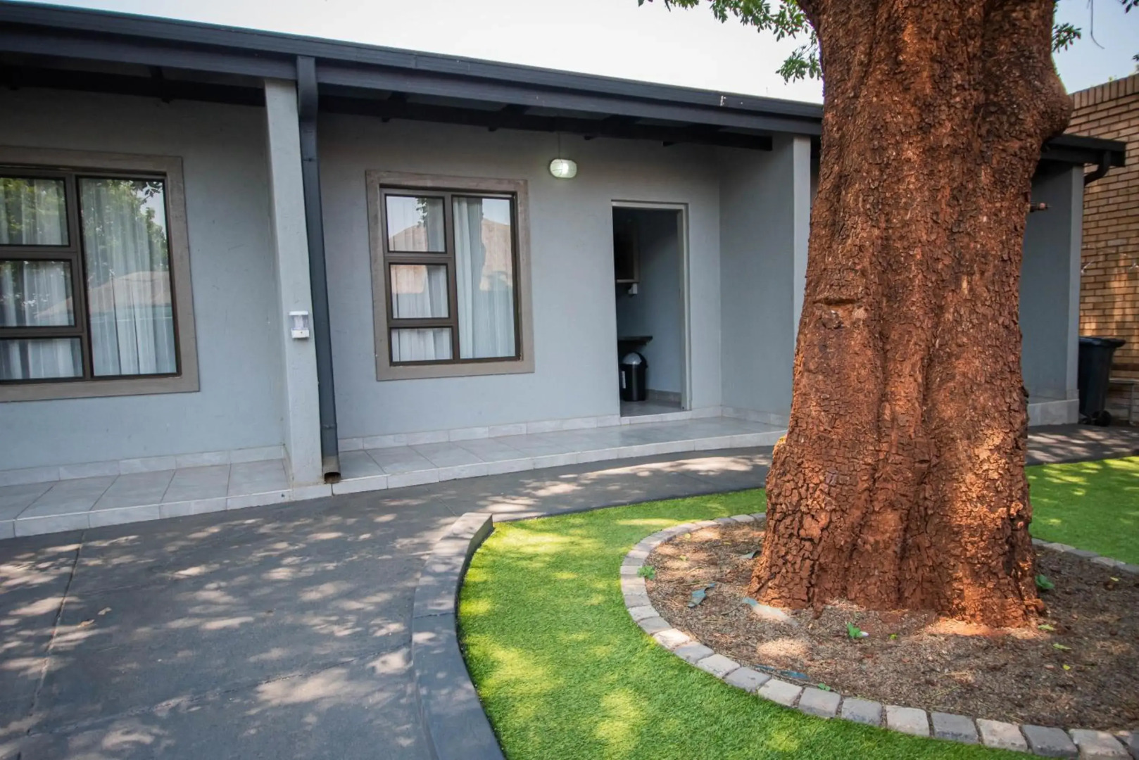 President Guest Lodge