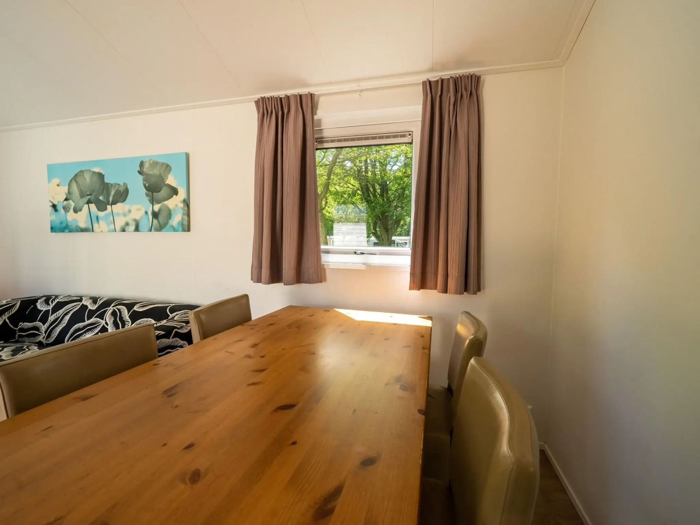 Chalet With Garden and Parking