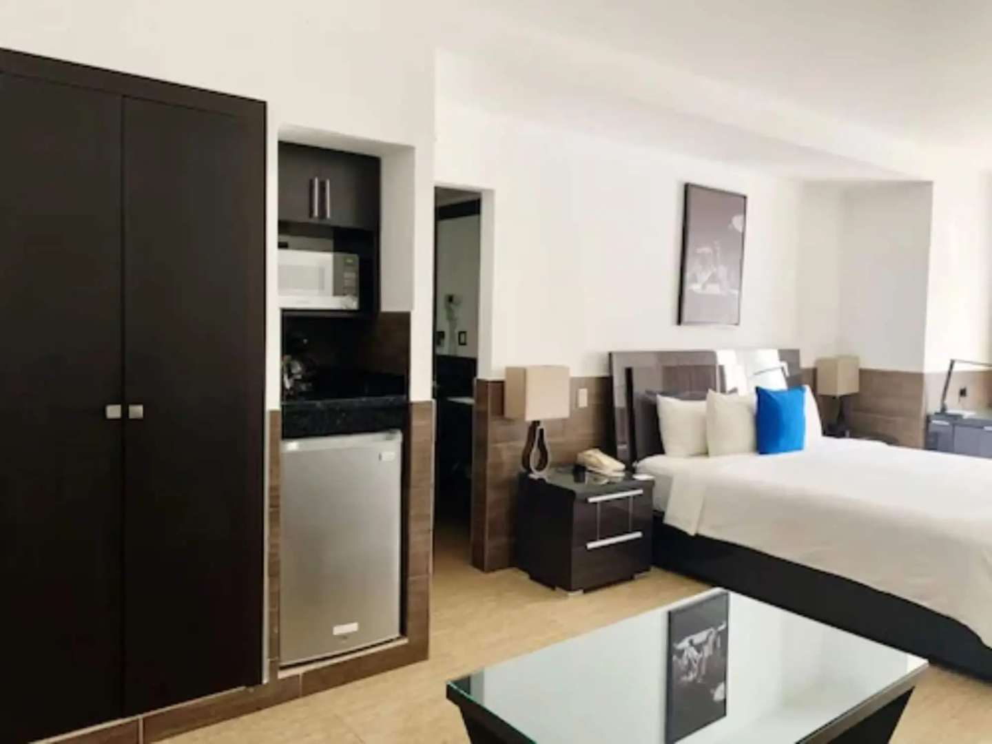 Beverly Hills: Hotel & Business