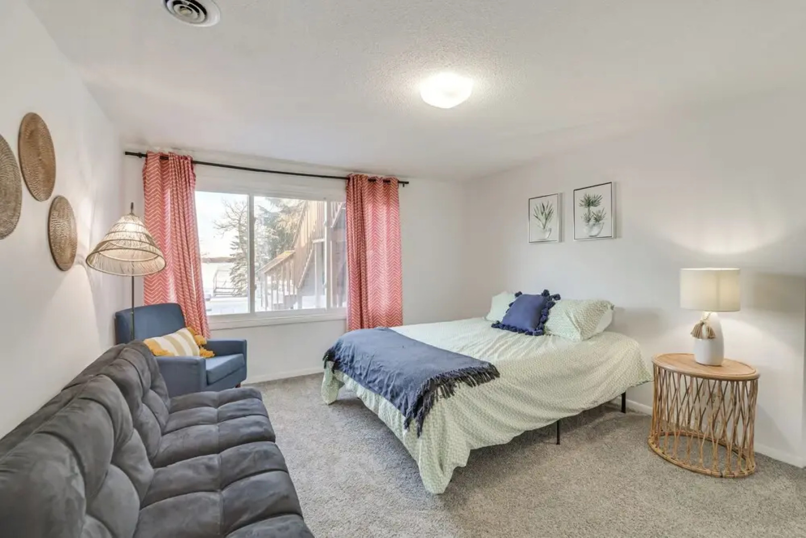 Modern Apt on Detroit Lake w/ Dock Access!