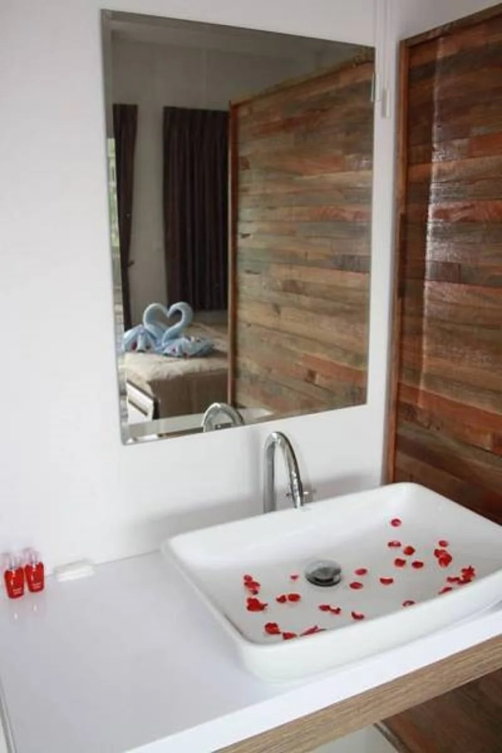 JP Home & Backpacker