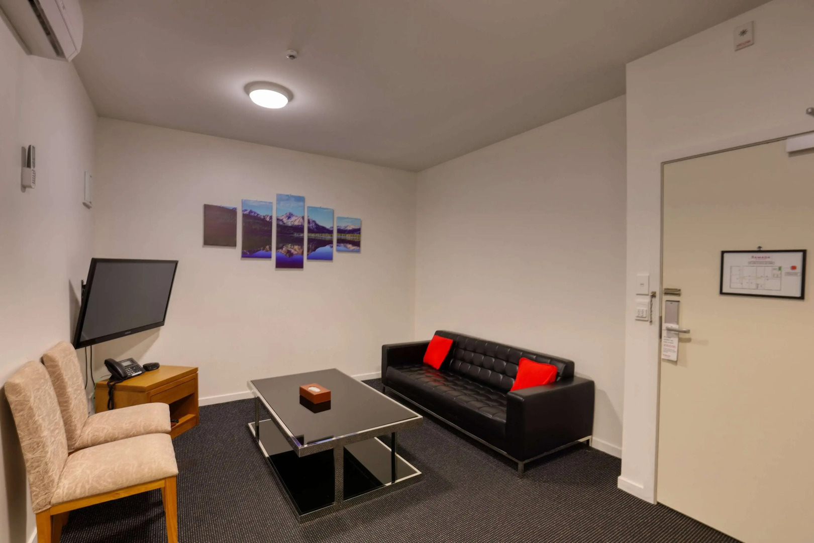 Ramada by Wyndham Hamilton City Center