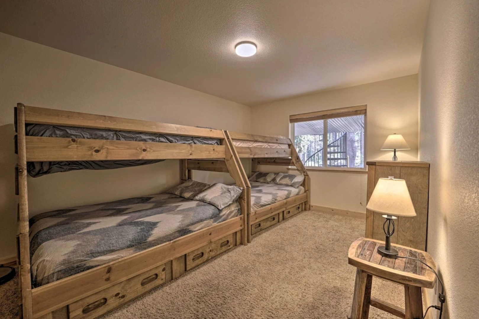 Near Donner Lake & Skiing: Soda Springs Cabin!