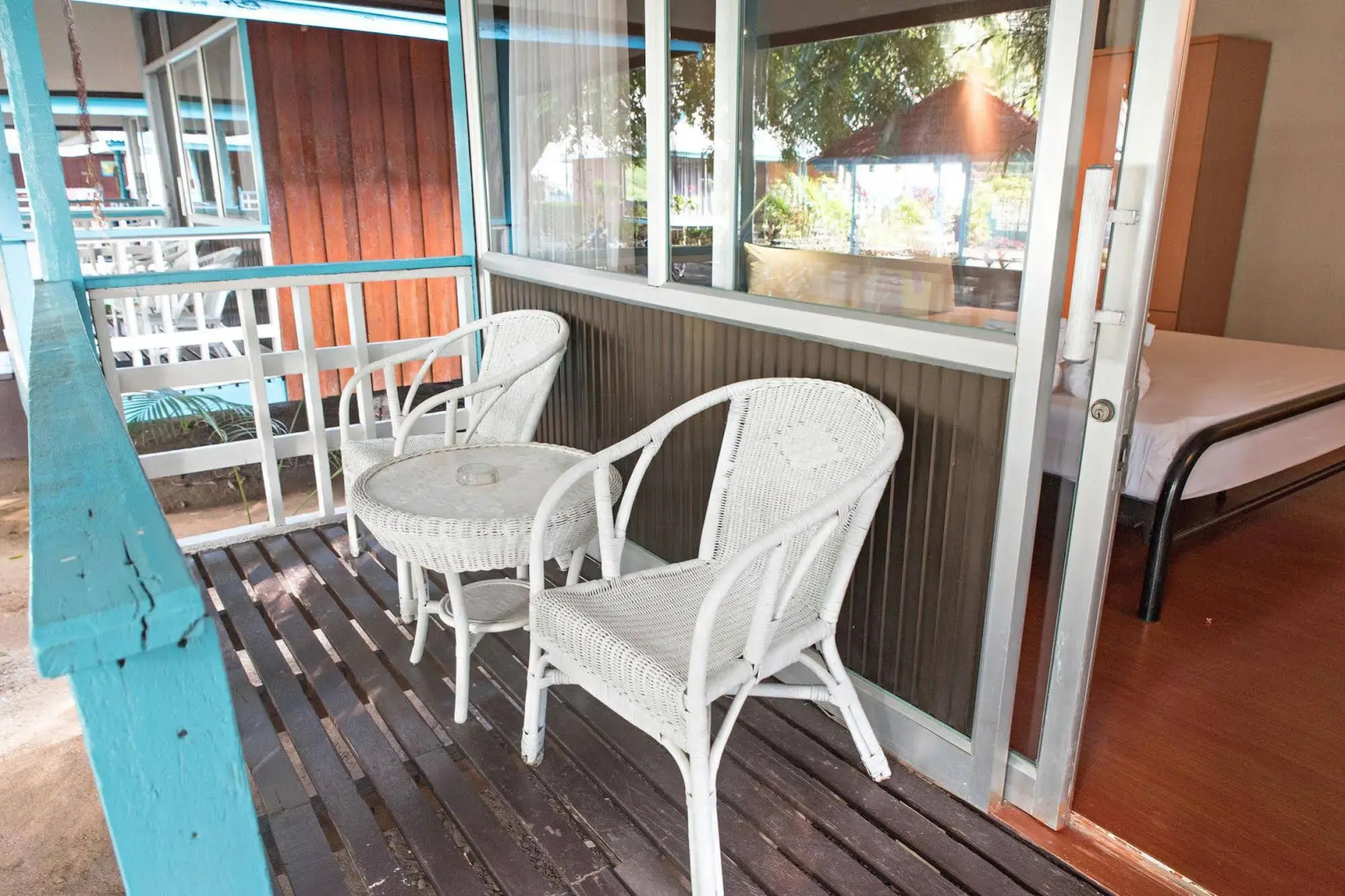 Blu' Beach Bungalows