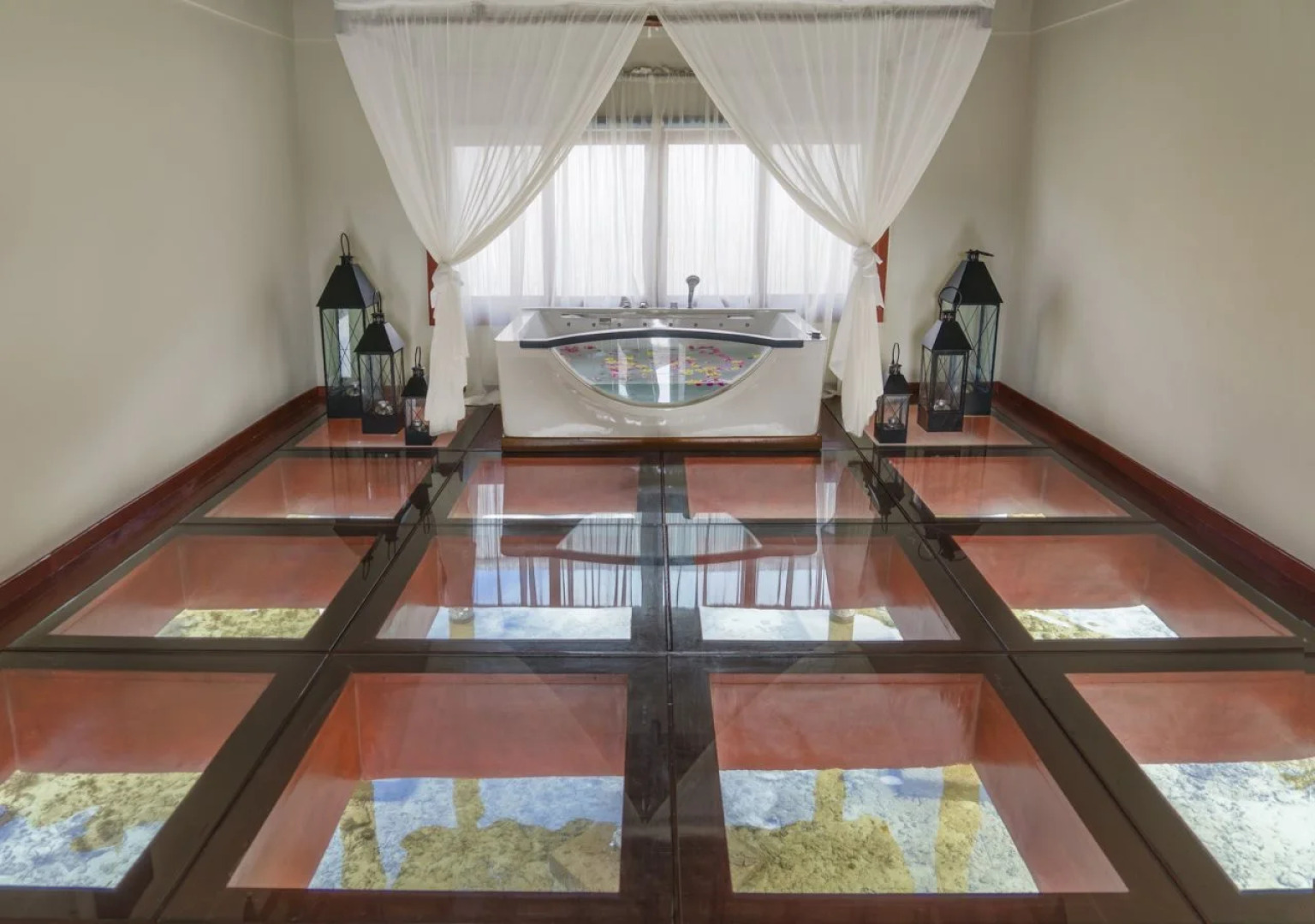 Huma Island Resort and Spa