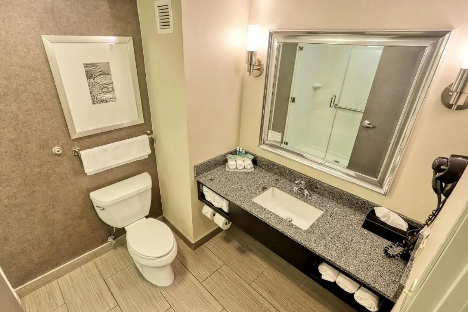 Holiday Inn Express Hotel & Suites Batavia - Darien Lake by IHG
