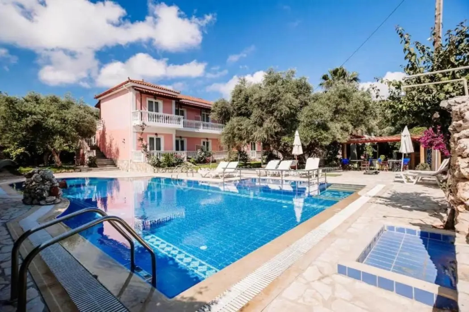 Kyprianos Aparthotel