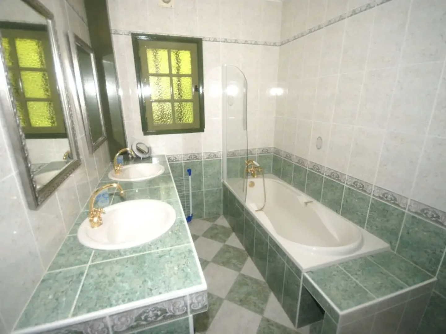 Holiday Home With Private Swimming Pool and View of the Hills, in Trémolat