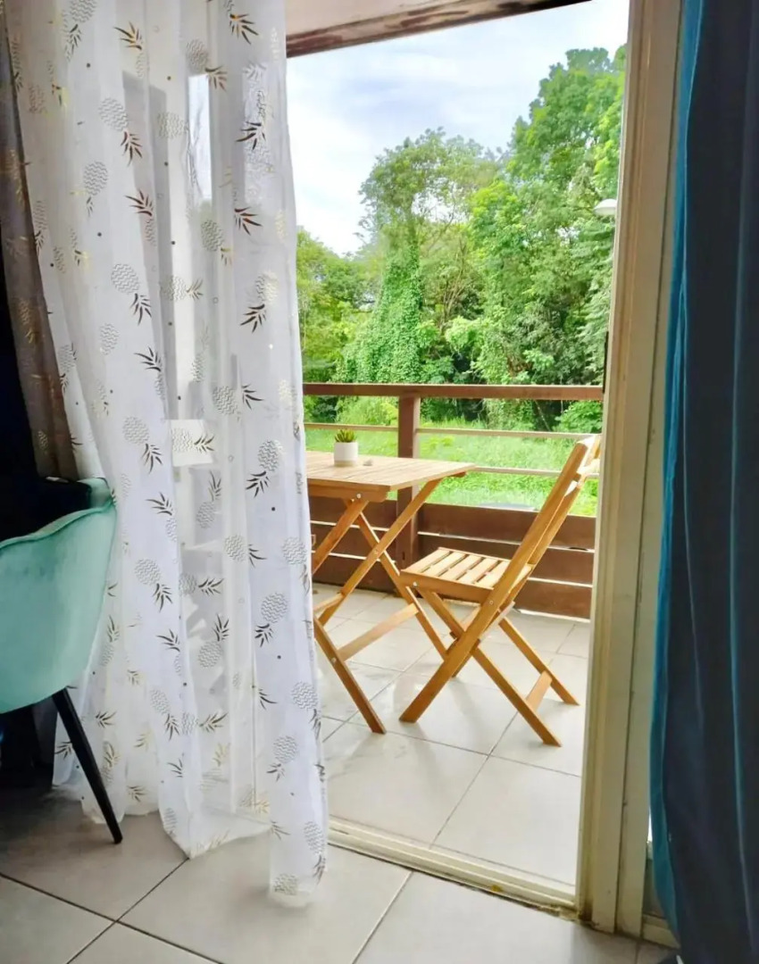 Studio Hibis Blue (Adults Only)