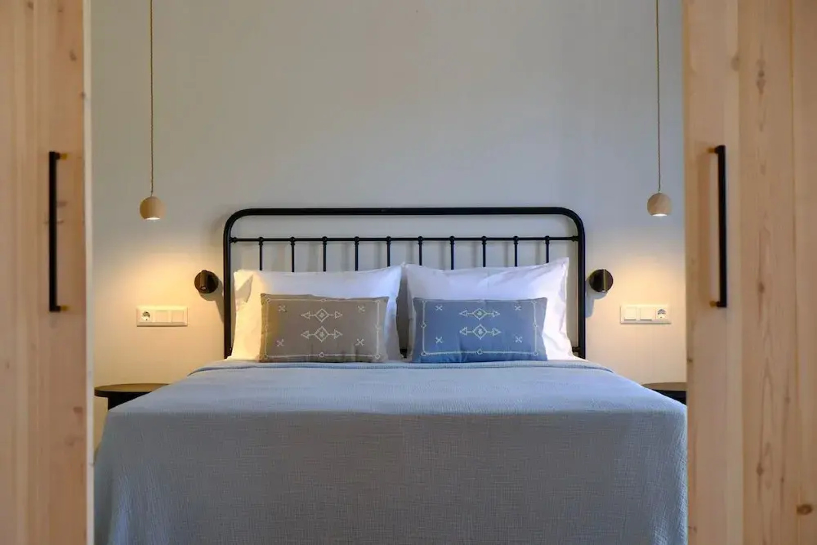 Evia Bay Suites & Retreats